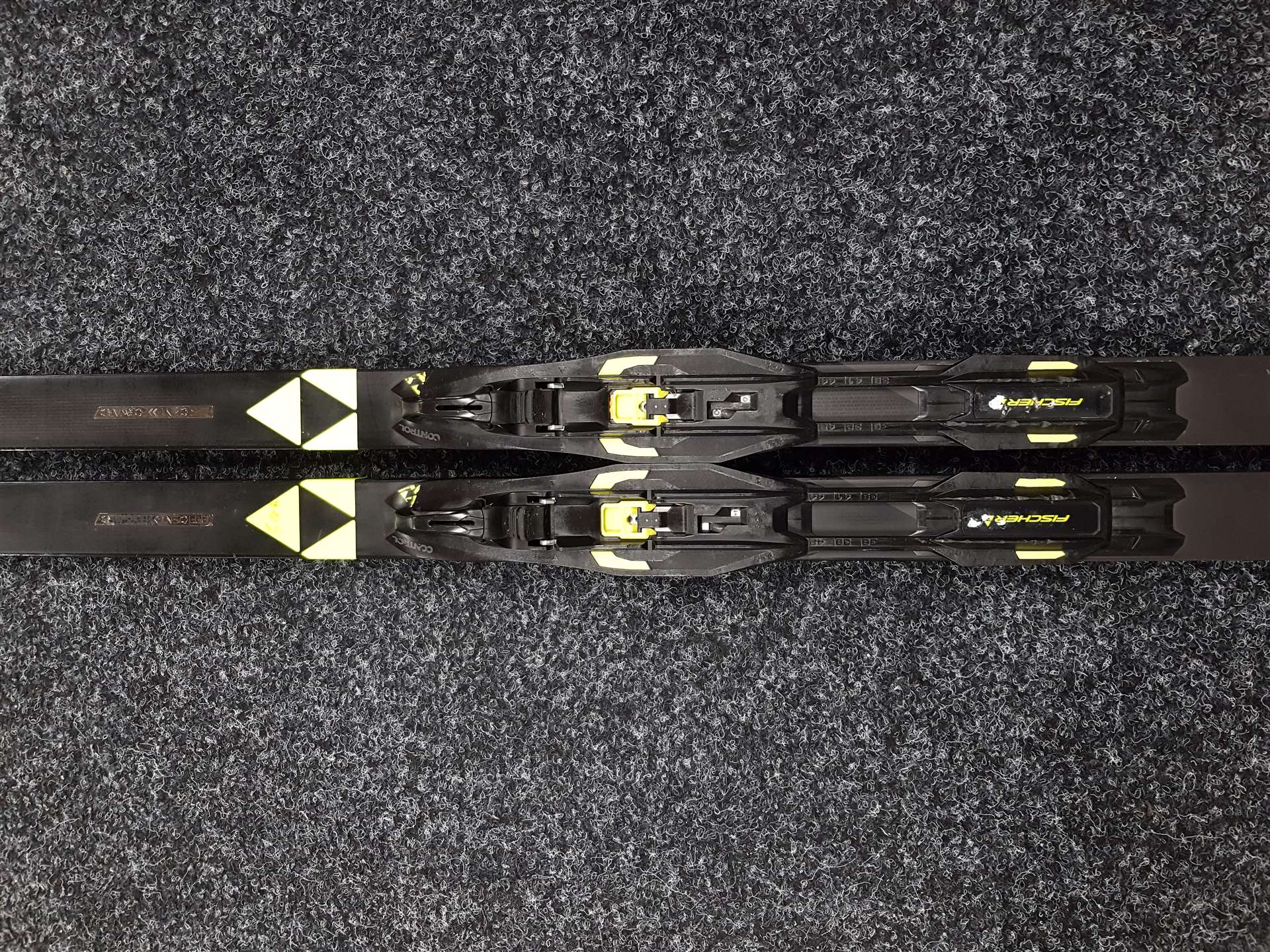 Použité bežecké lyže Fischer XC Super Elite Crown + NNN viazanie Fischer