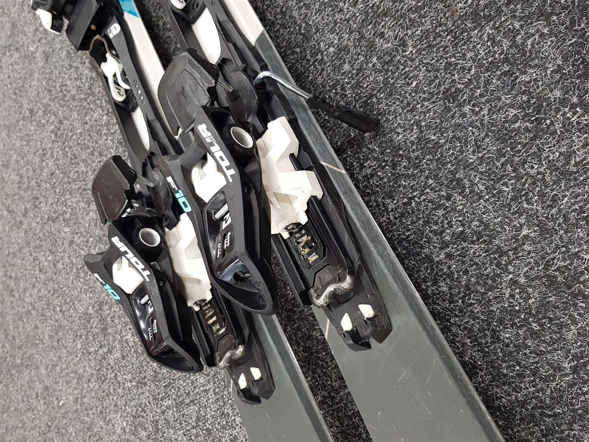 Použité skialpové lyže VOLKL VTA 80 + MARKER F10 TOUR + Použité pásy