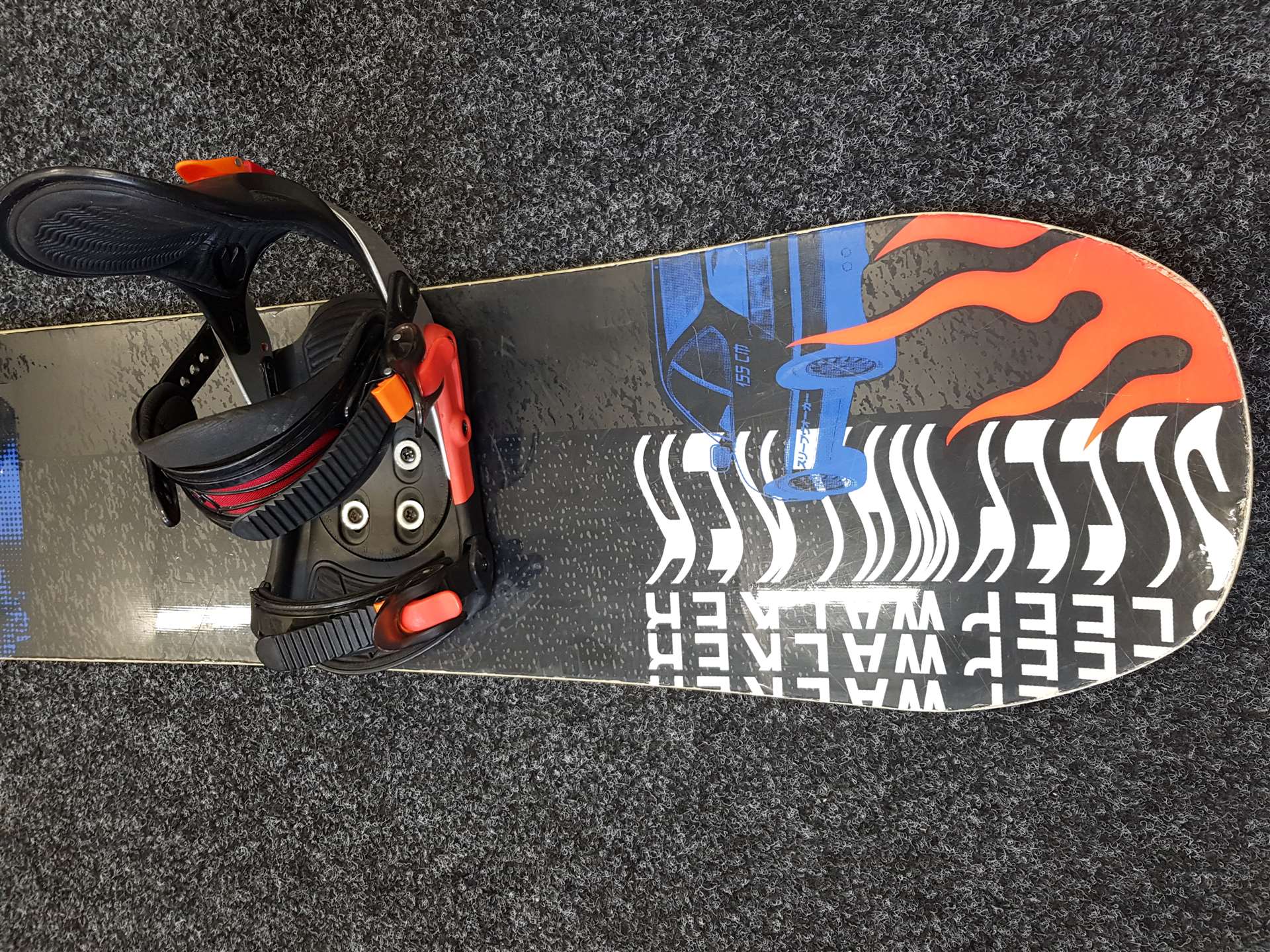 Použitý snowboard SALOMON Sleep Walker + viazanie Lamar veľkosť L