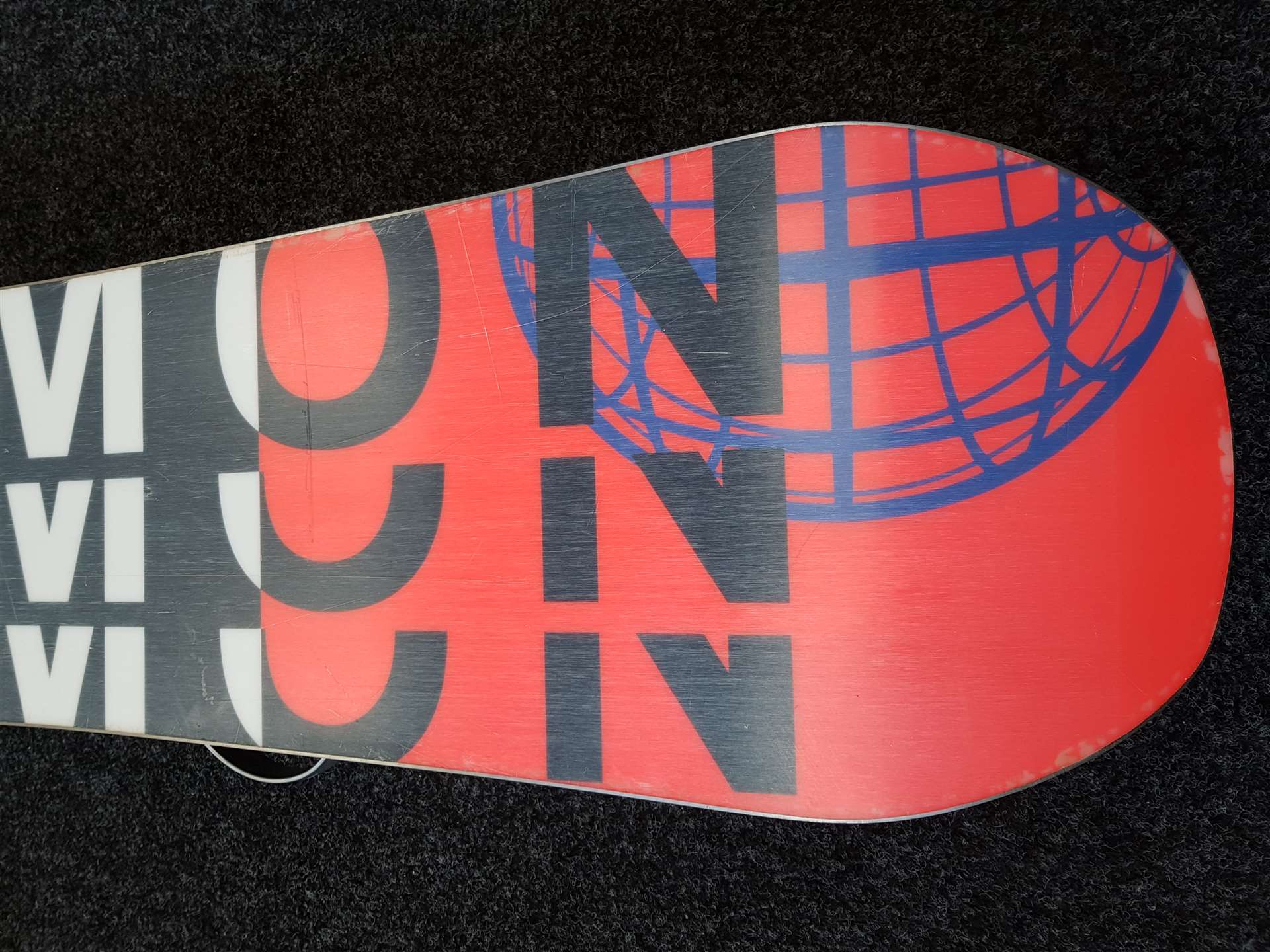 Použitý snowboard SALOMON Sleep Walker + viazanie Lamar veľkosť L
