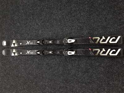 Použité lyže FISCHER Progressor X + viazanie Fischer RS 10