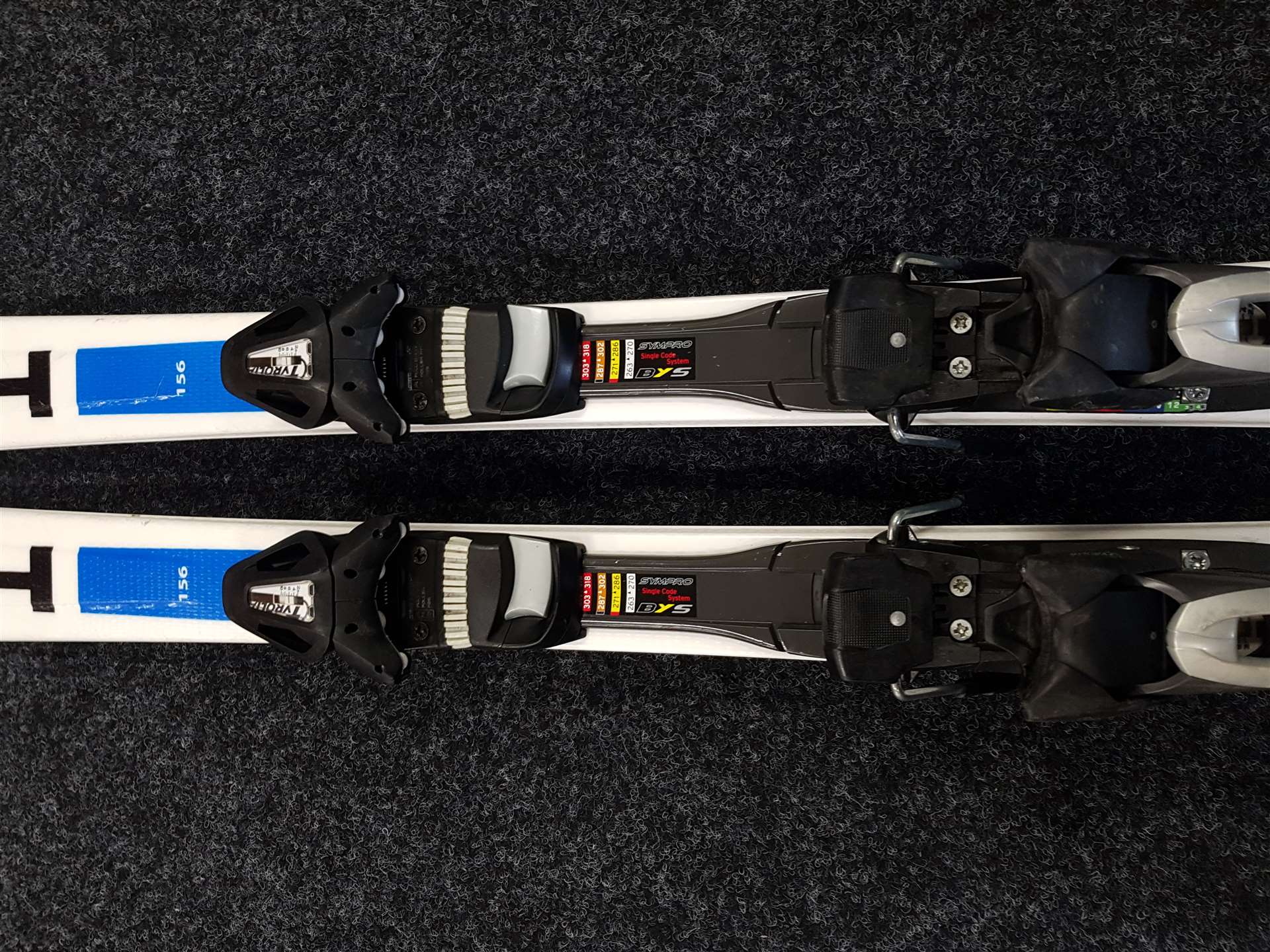 Použité lyže HEAD Shape 3.0 + viazanie Tyrolia 10.0