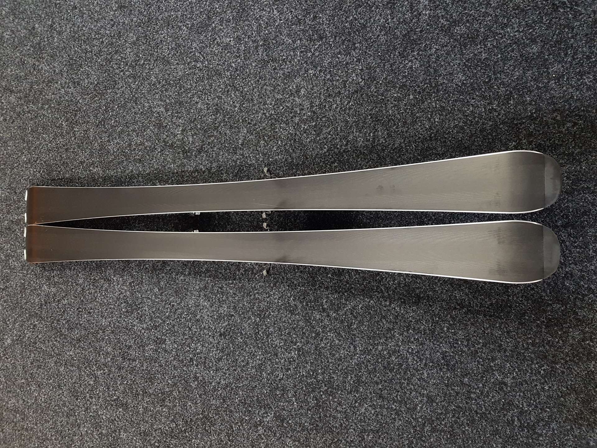 Použité lyže HEAD Shape 3.0 + viazanie Tyrolia 10.0