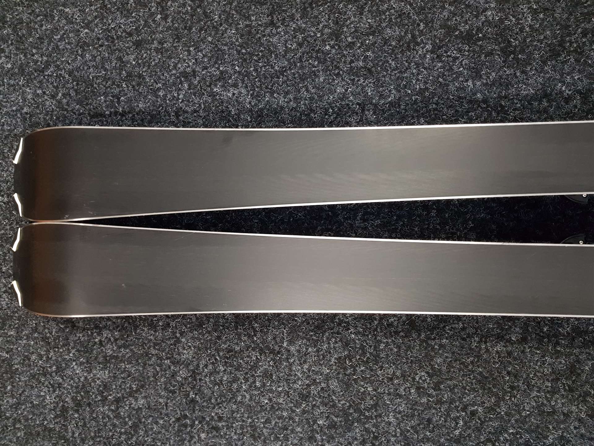 Použité lyže HEAD Shape 3.0 + viazanie Tyrolia 10.0