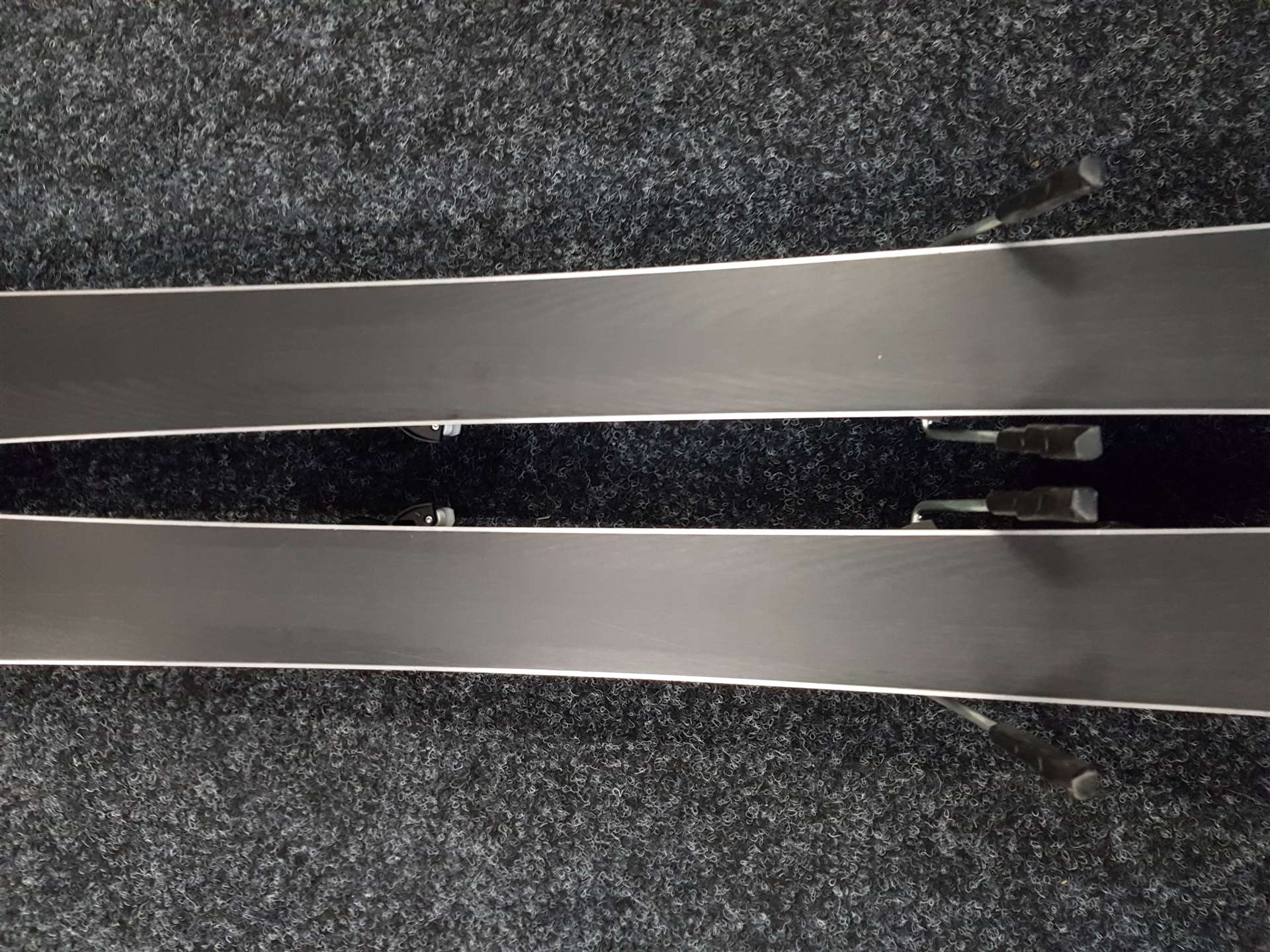 Použité lyže HEAD Shape 3.0 + viazanie Tyrolia 10.0