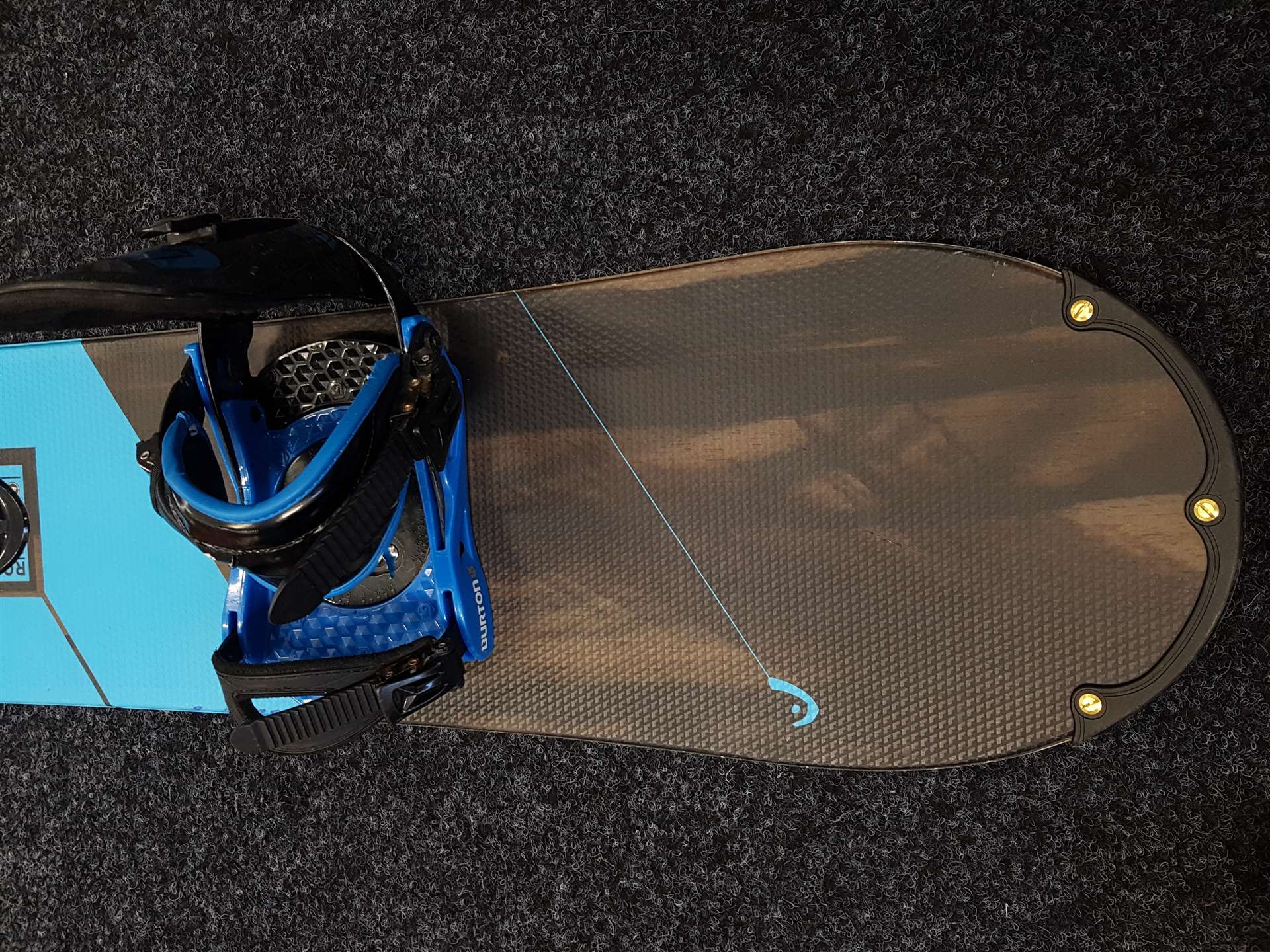 Použitý snowboard HEAD Rocka 4D + viazanie Burton veľkosť S