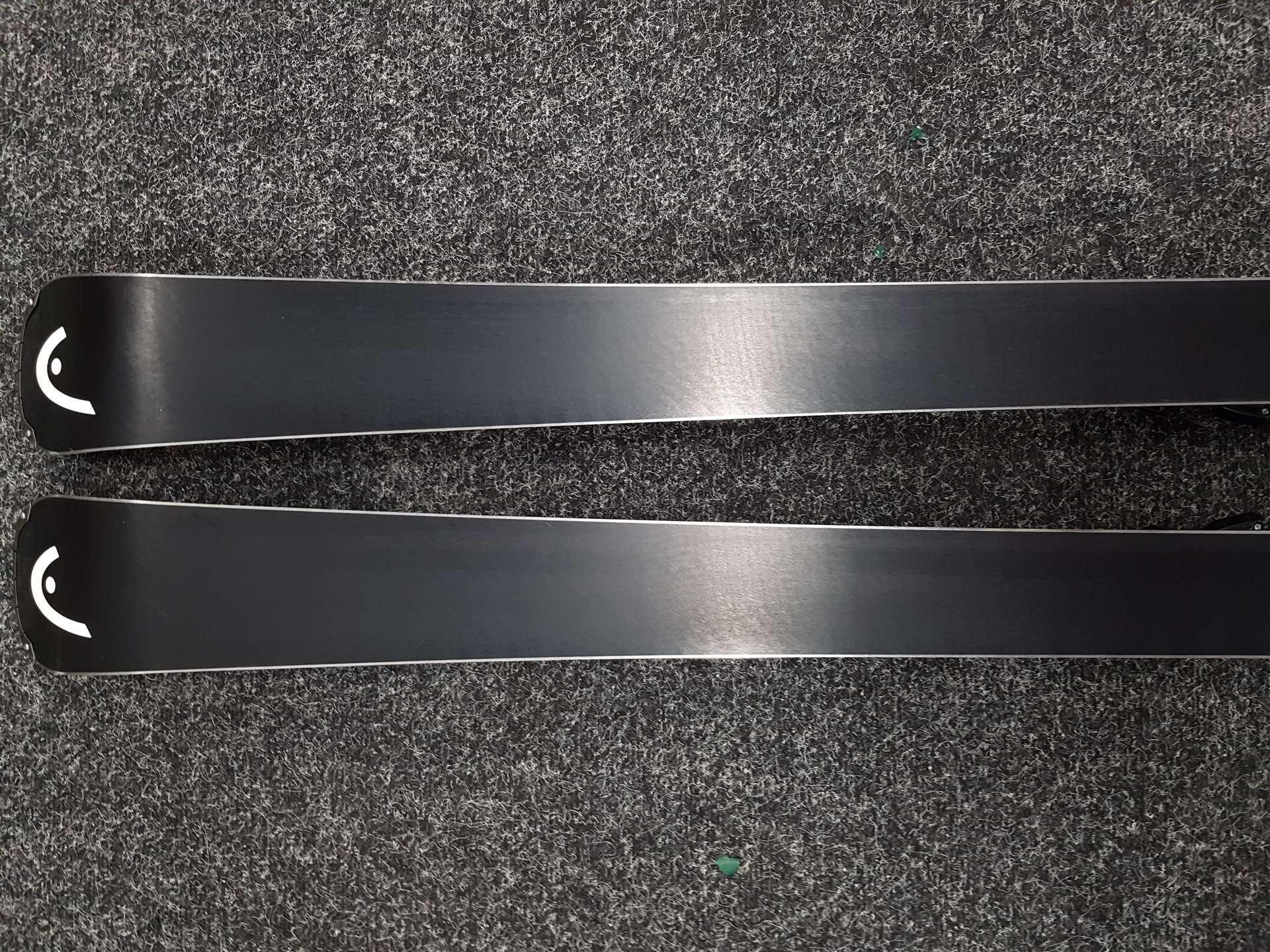 Použité lyže HEAD Supershape e-SPEED
