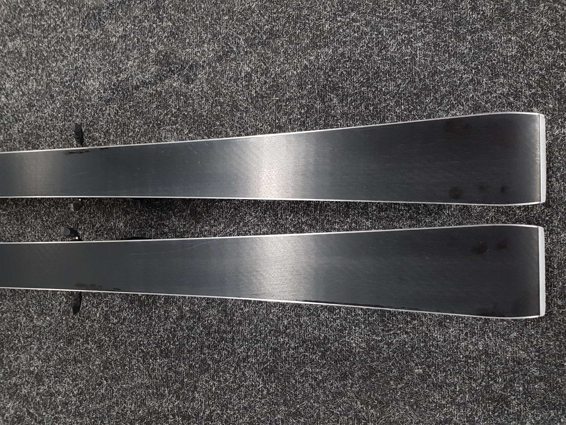 Použité lyže HEAD Supershape e-SPEED
