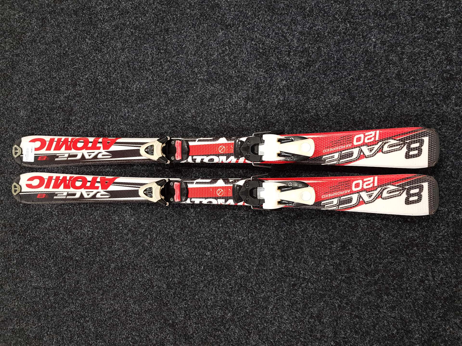 Použité lyže ATOMIC Race 8  + viazanie Atomic 4,5