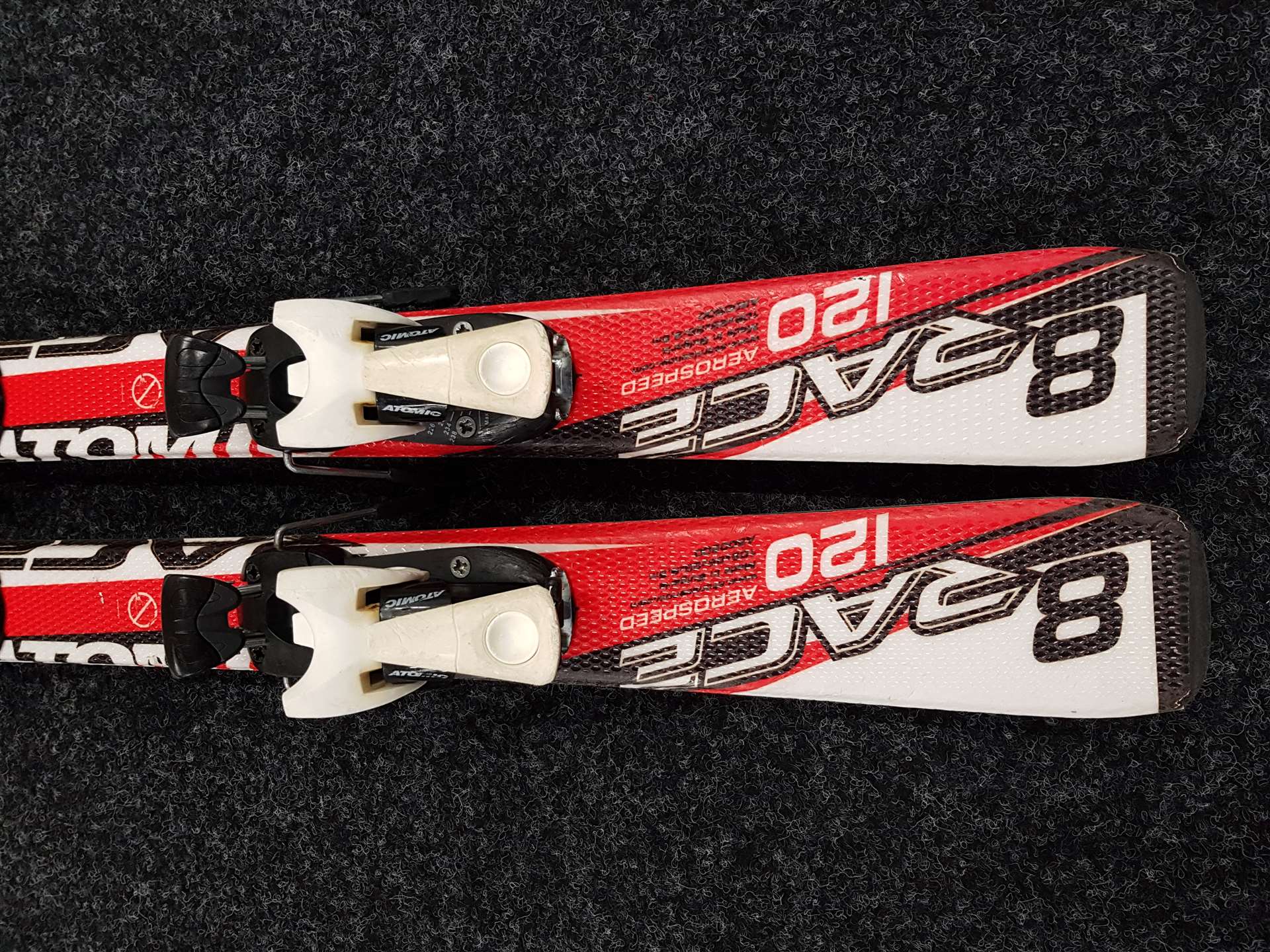 Použité lyže ATOMIC Race 8  + viazanie Atomic 4,5