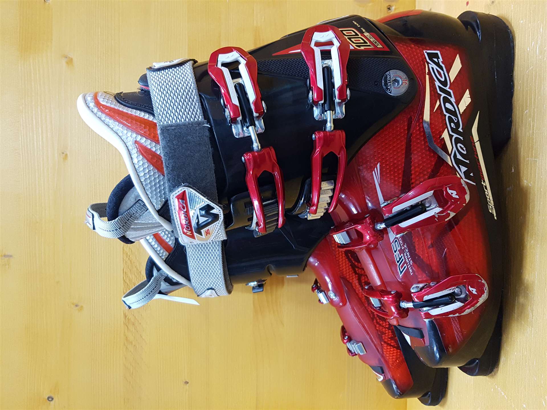 Použité lyžiarky Nordica Sport Machine 100