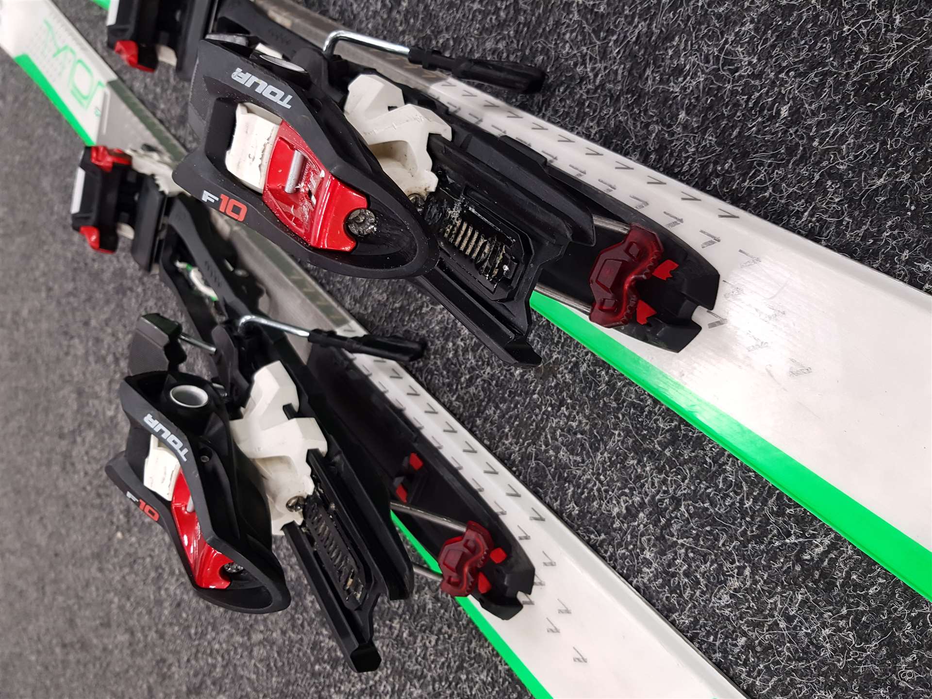 Použité skialpové lyže VOLKL VTA 80 + MARKER F10 TOUR + Použité pásy