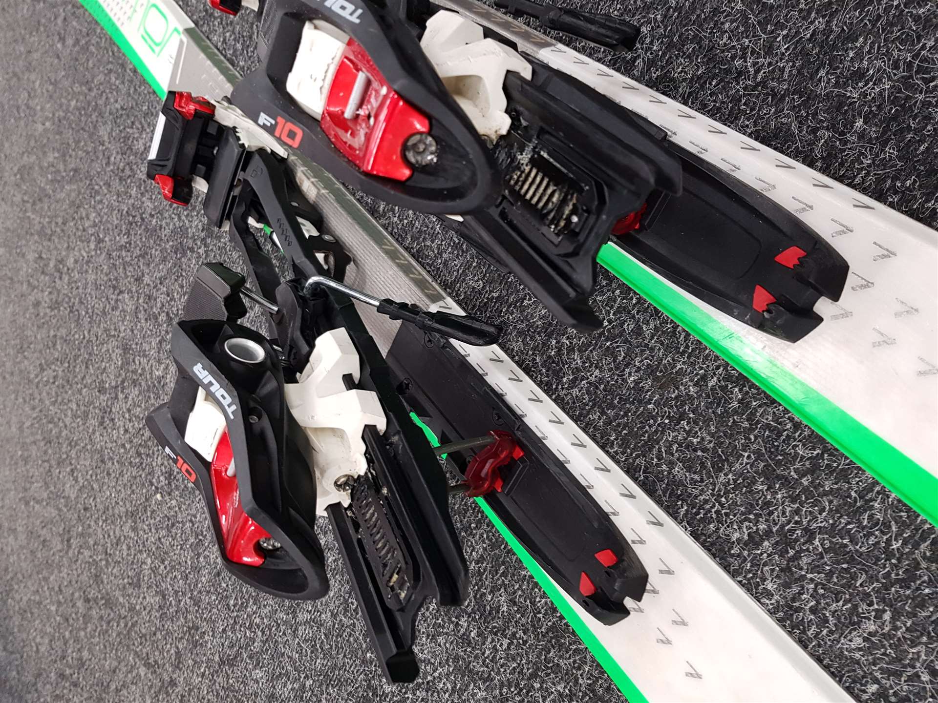 Použité skialpové lyže VOLKL VTA 80 + MARKER F10 TOUR + Použité pásy