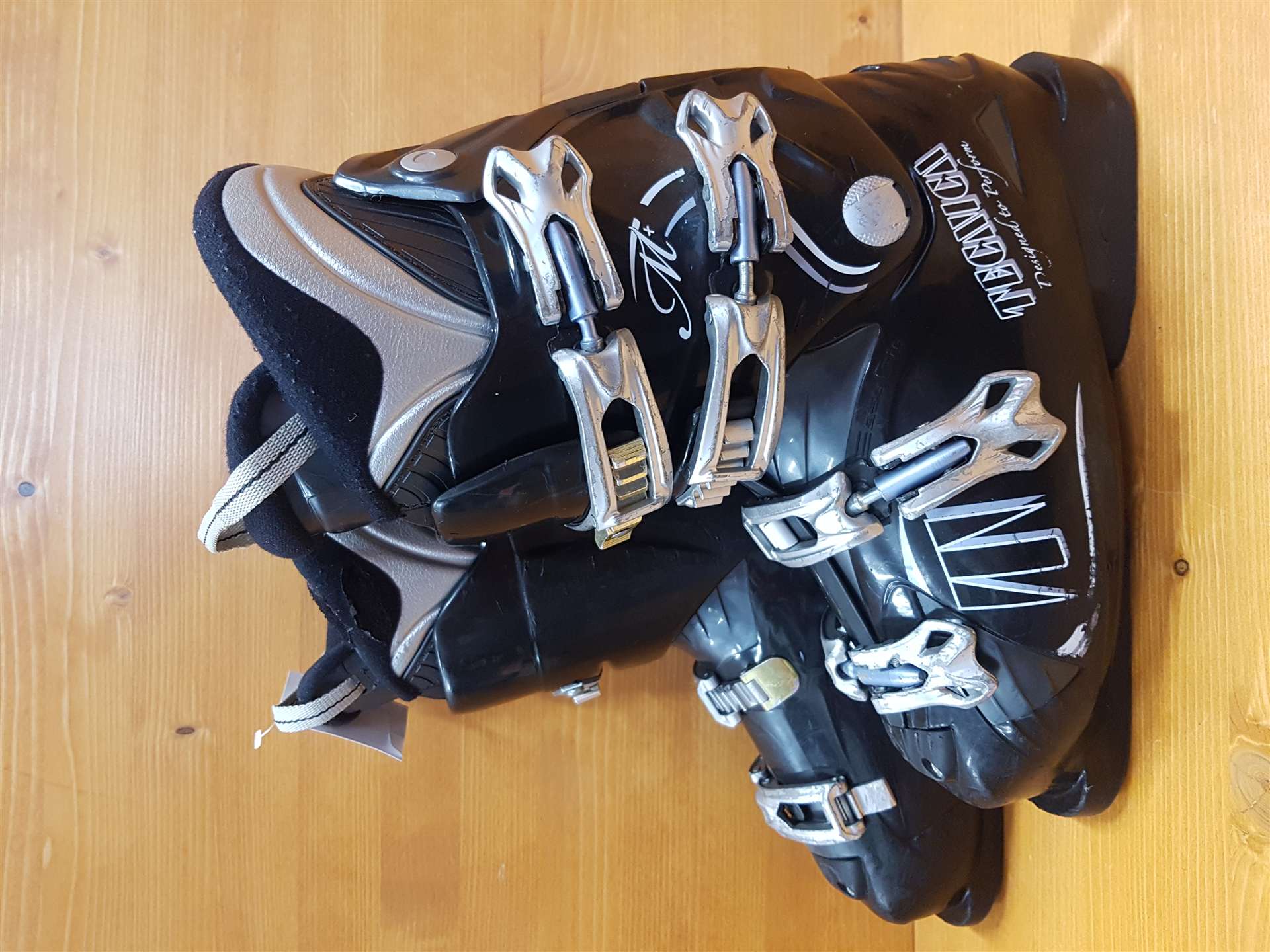 Použité lyžiarky TECNICA M+