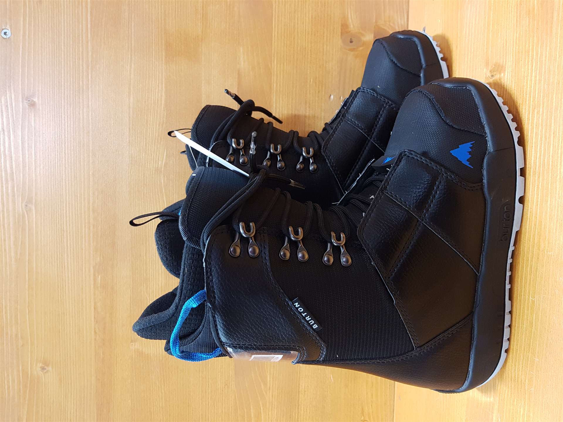 Použité snowboardové topánky BURTON Progression W