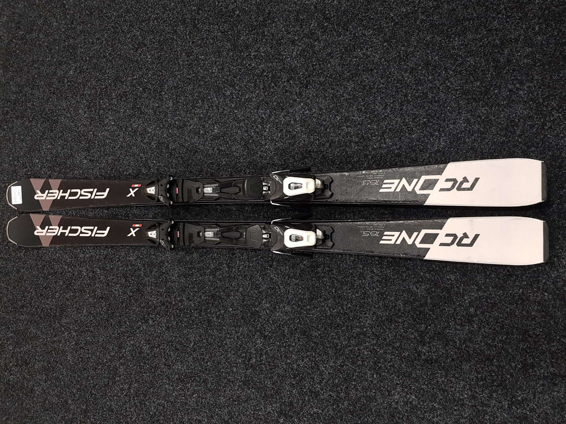 Použité lyže FISCHER RC ONE + viazanie Fischer RS 10