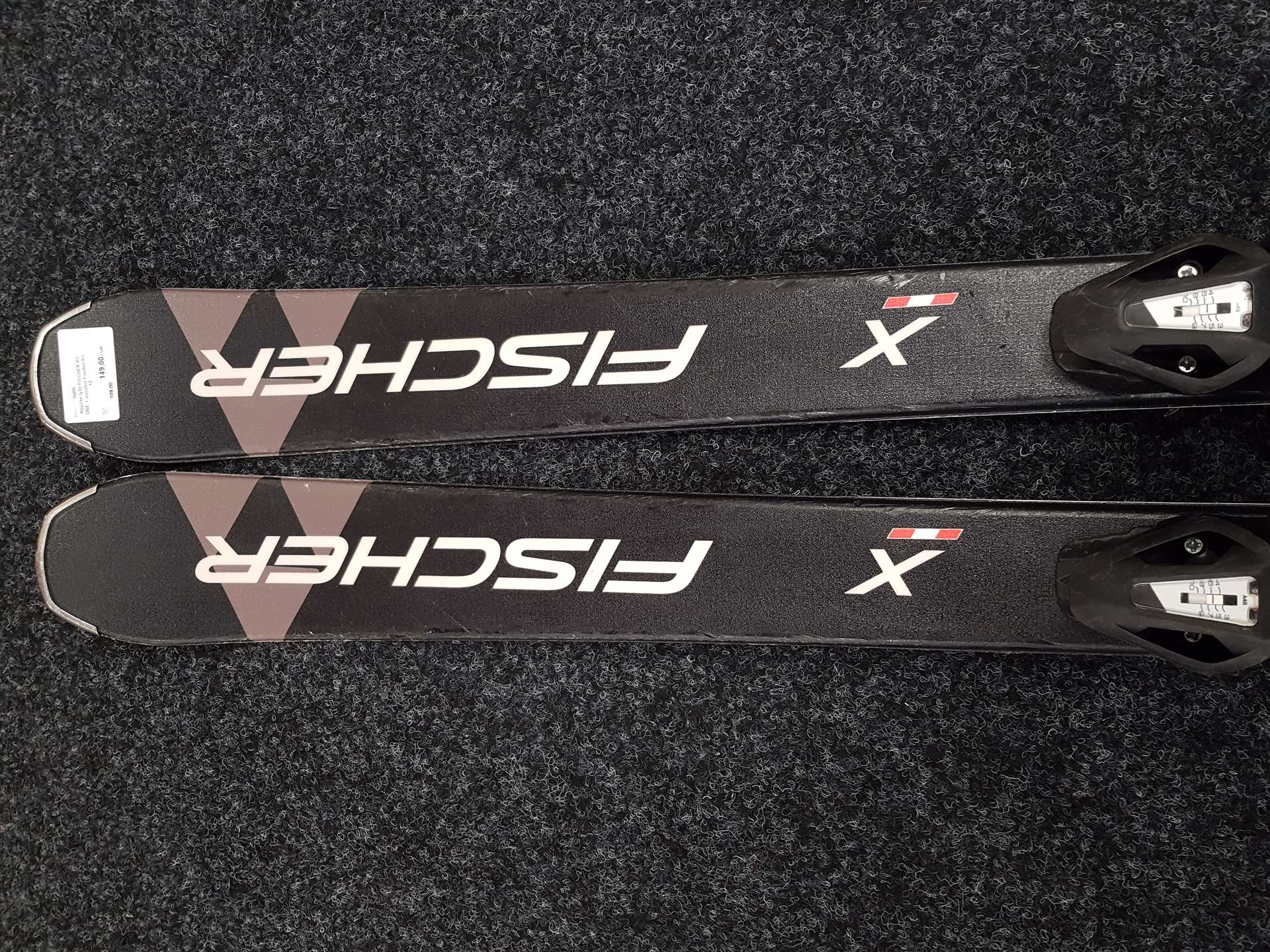Použité lyže FISCHER RC ONE + viazanie Fischer RS 10