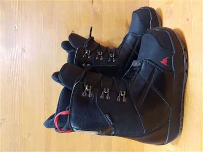 Použité snowboardové topánky BURTON Progression M