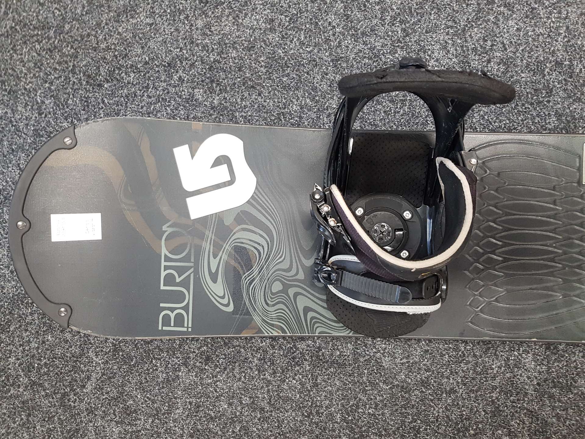 Použitý snowboard Burton s vázáním Burton M/L