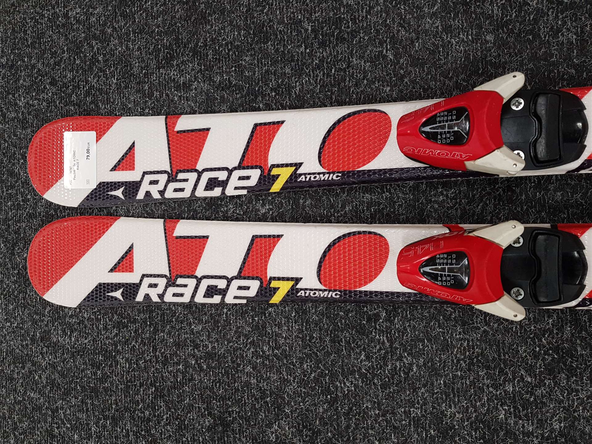 Použité lyže  ATOMIC RACE 7