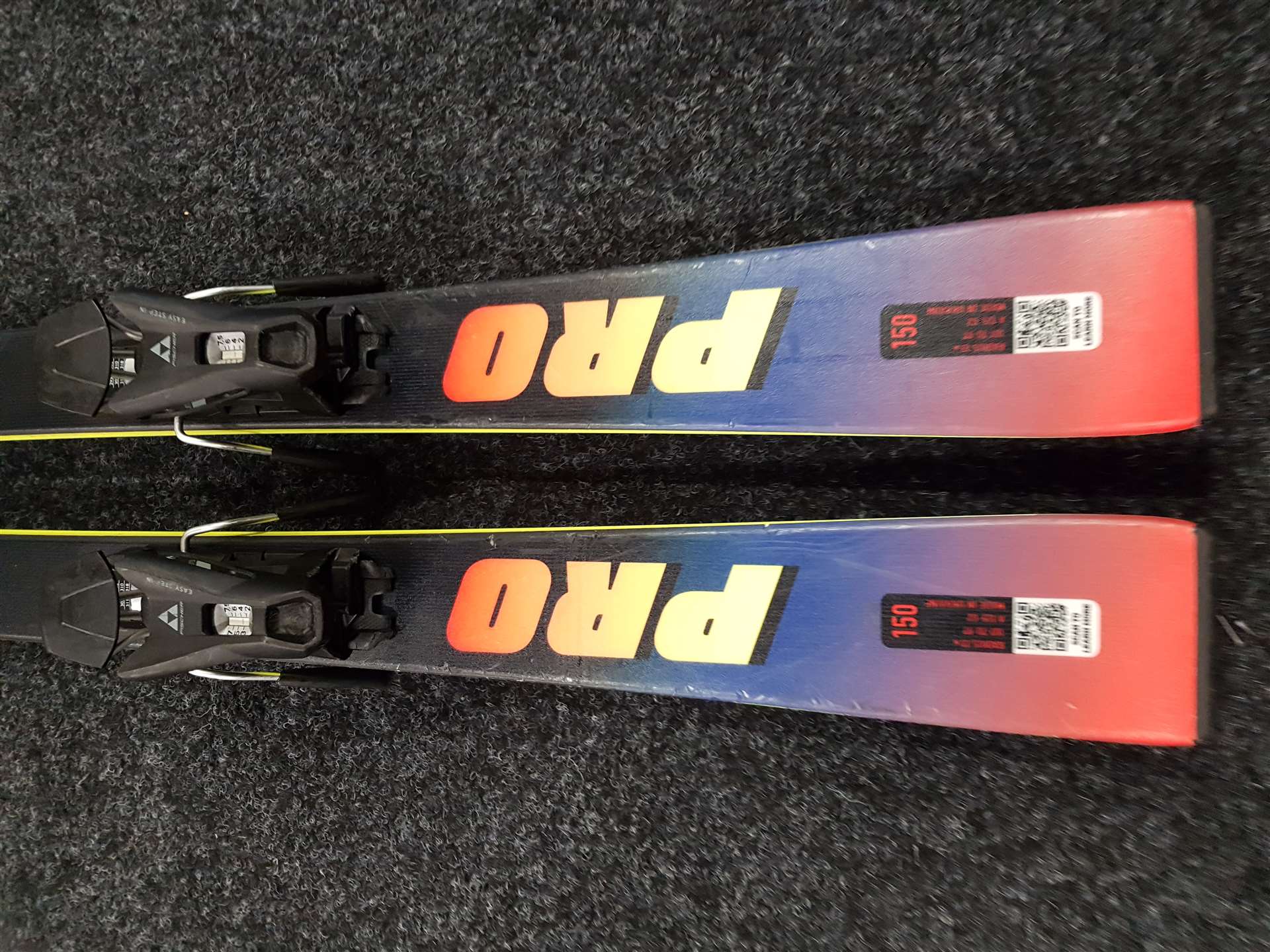 Použité lyže FISCHER The Curv Pro + viazanie Fischer FS7