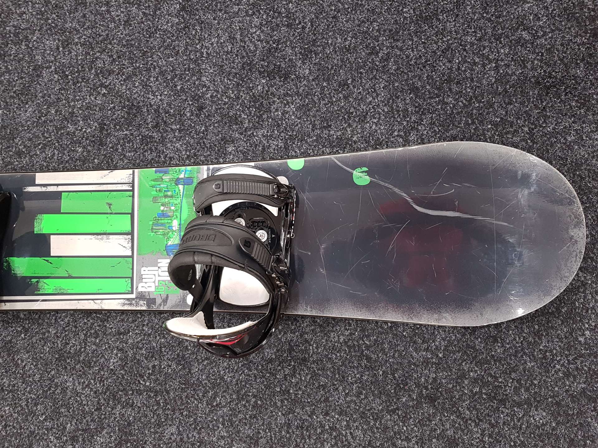 Použitý snowboard BURTON Elite + viazanie Burton veľkosť L