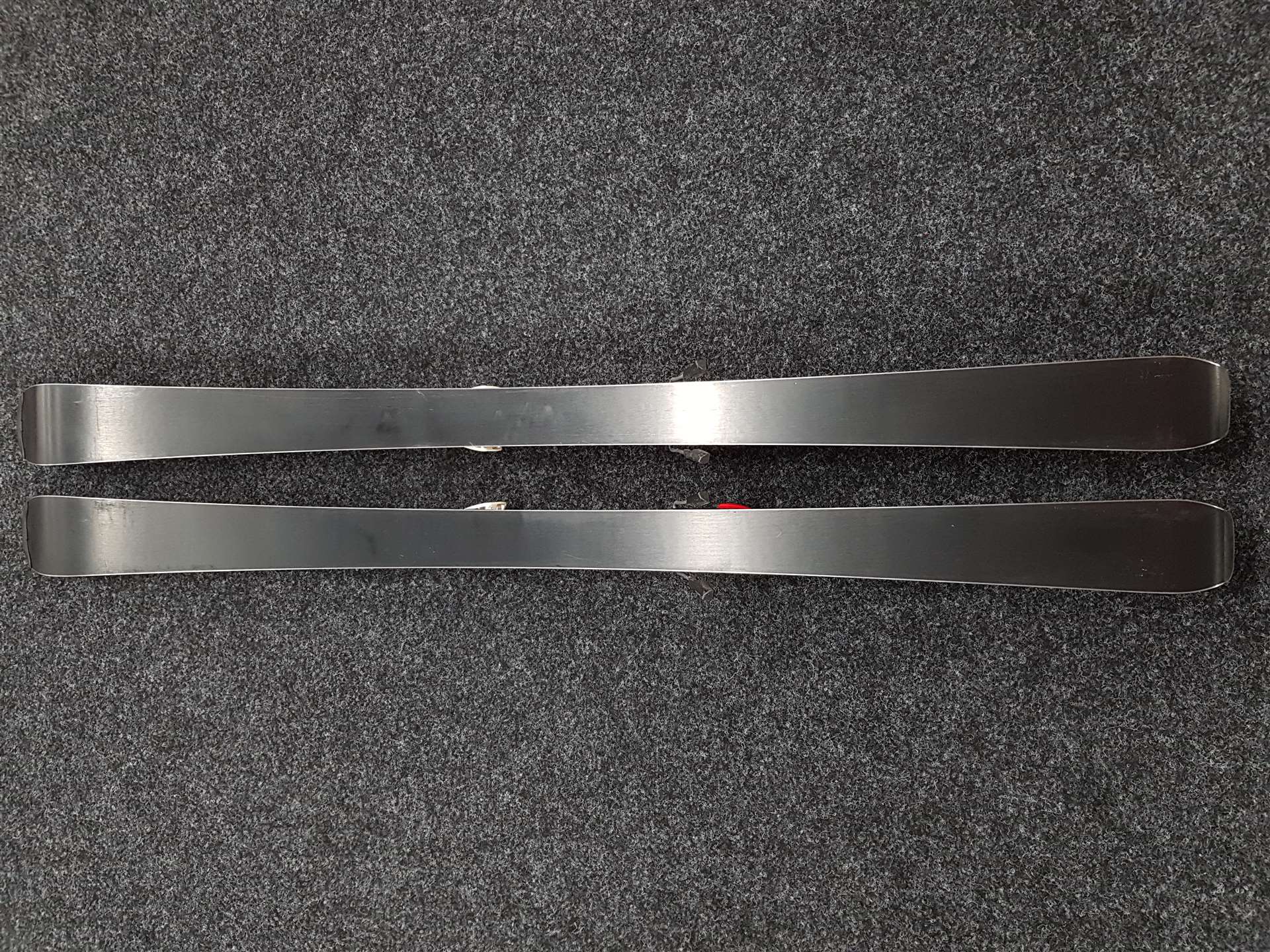 Použité lyže ATOMIC Redster Bend-X + viazanie Atomic XTE 7