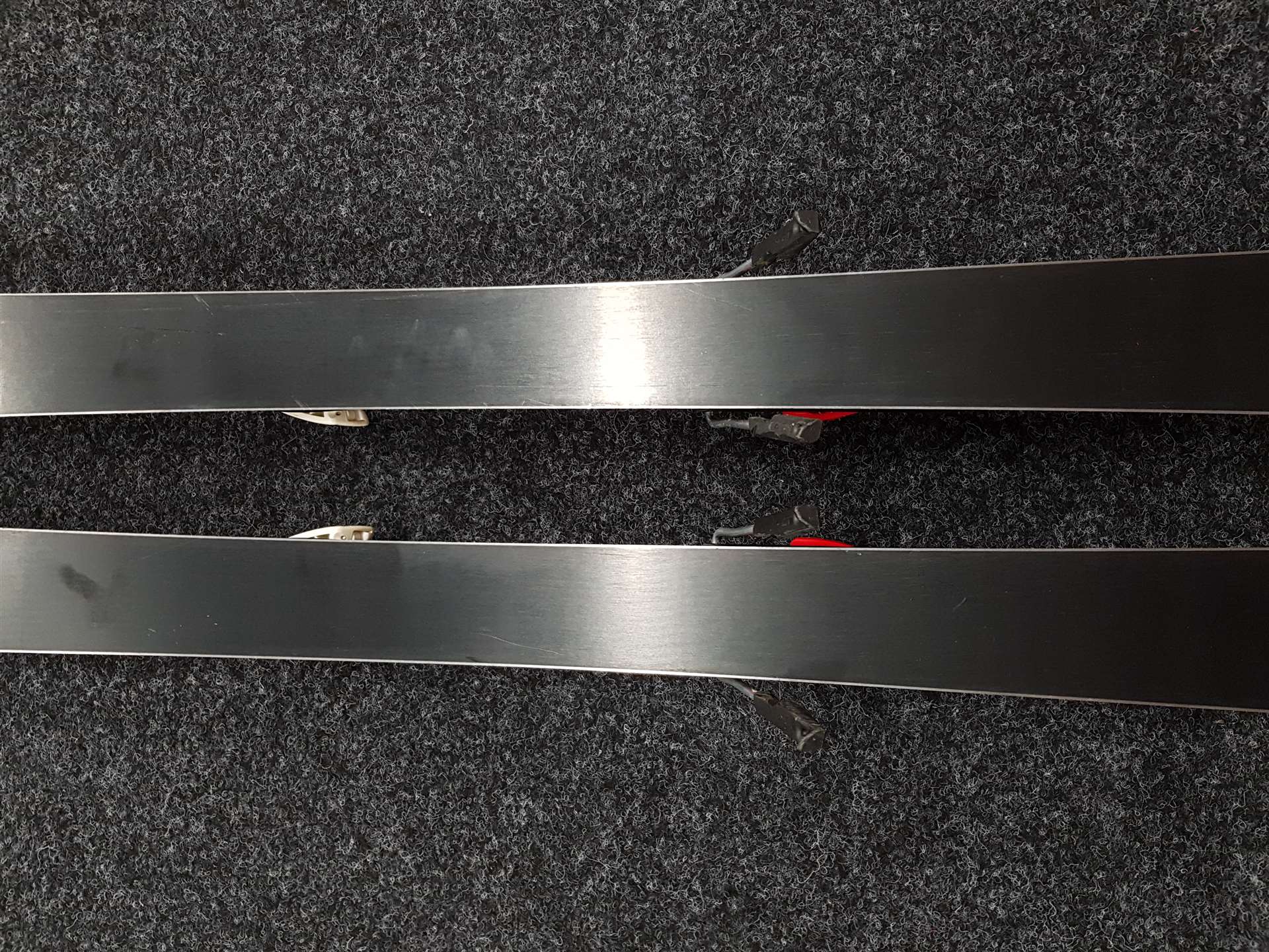 Použité lyže ATOMIC Redster Bend-X + viazanie Atomic XTE 7