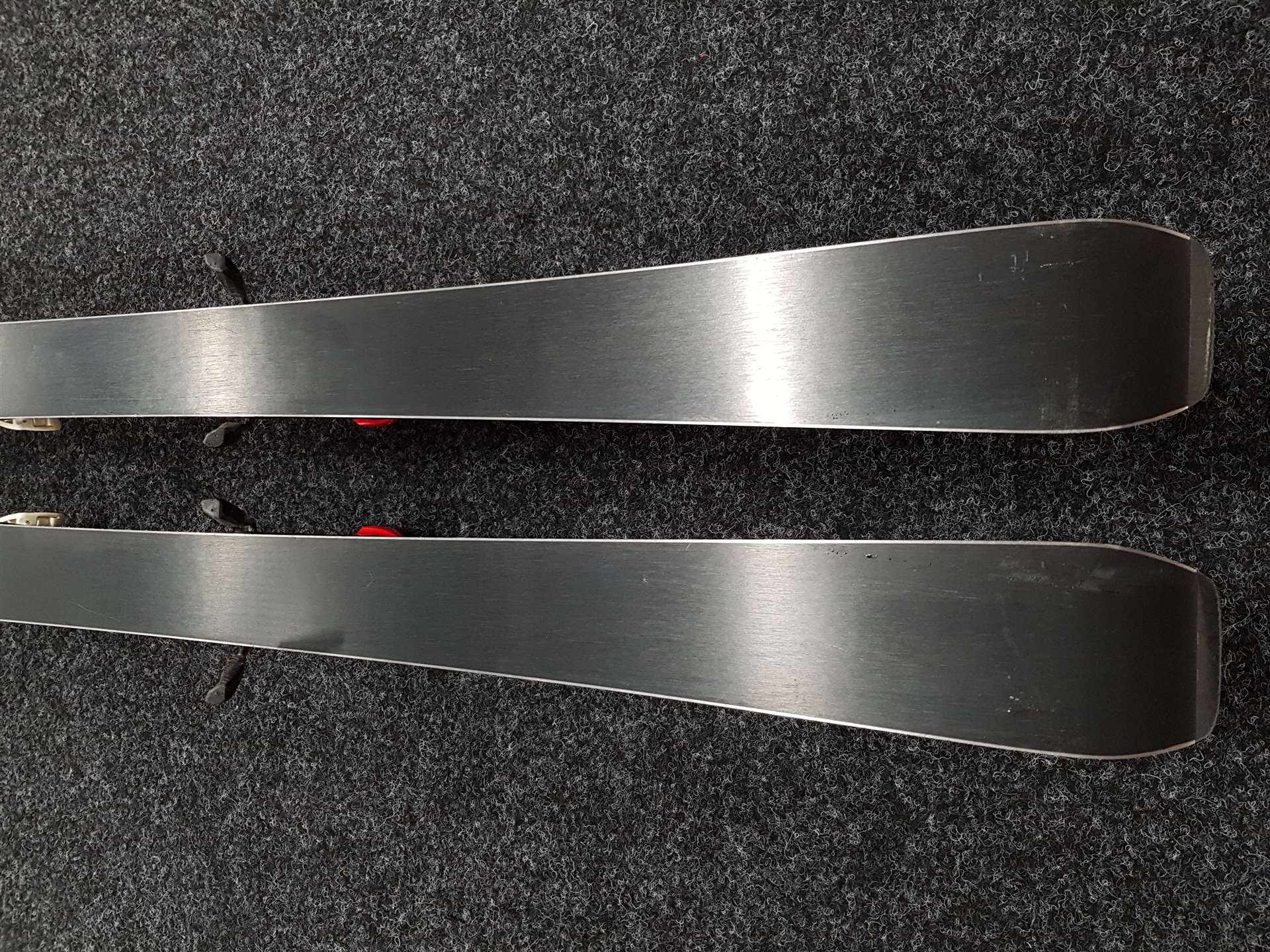 Použité lyže ATOMIC Redster Bend-X + viazanie Atomic XTE 7