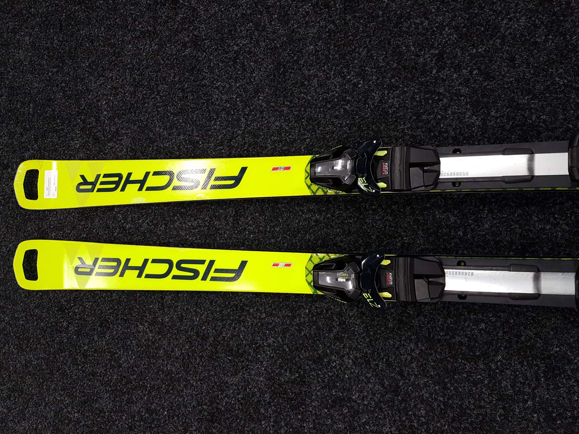 Použité lyže FISCHER RC 4 CT + viazanie Fischer Z13