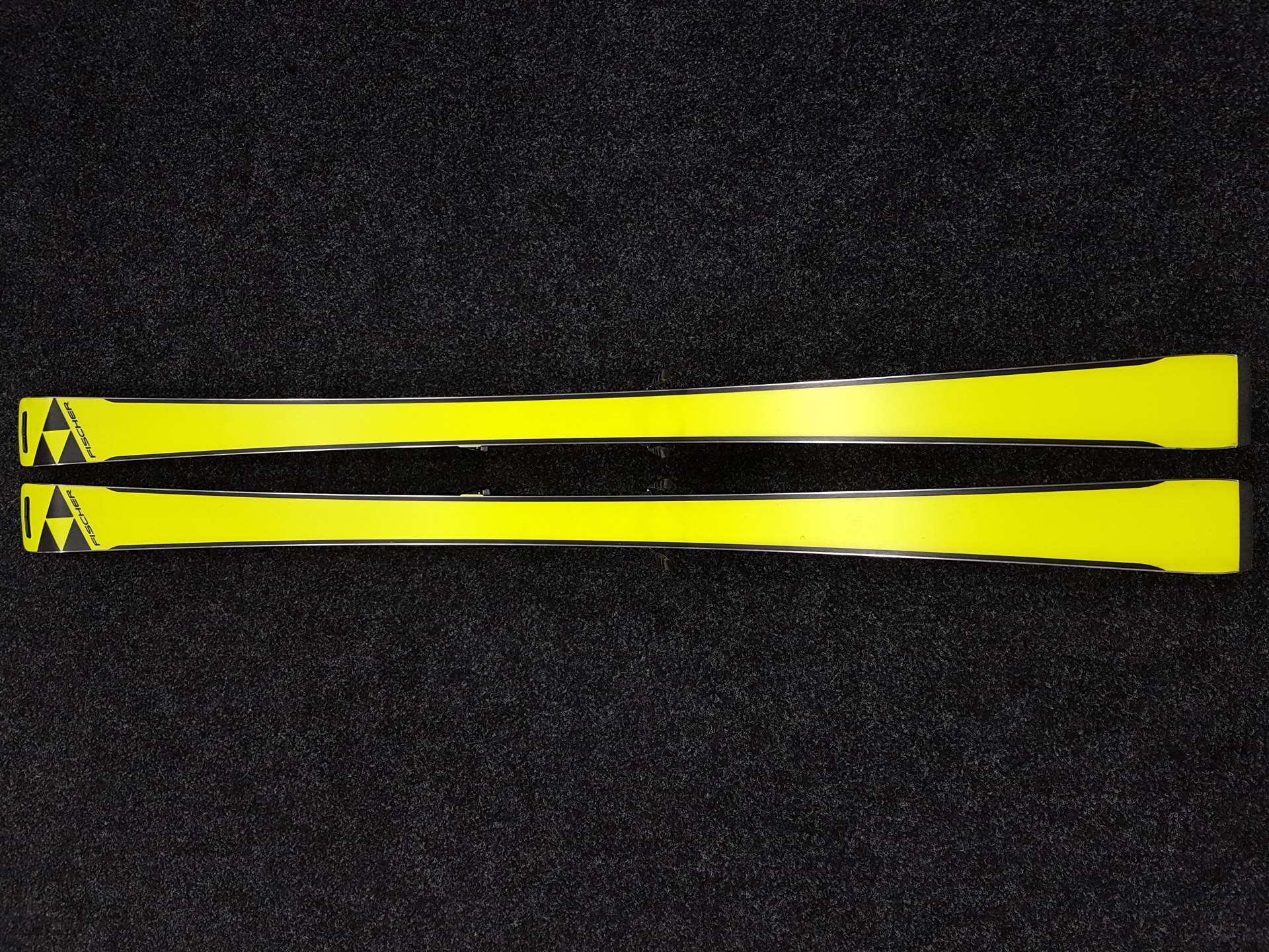 Použité lyže FISCHER RC 4 CT + viazanie Fischer Z13