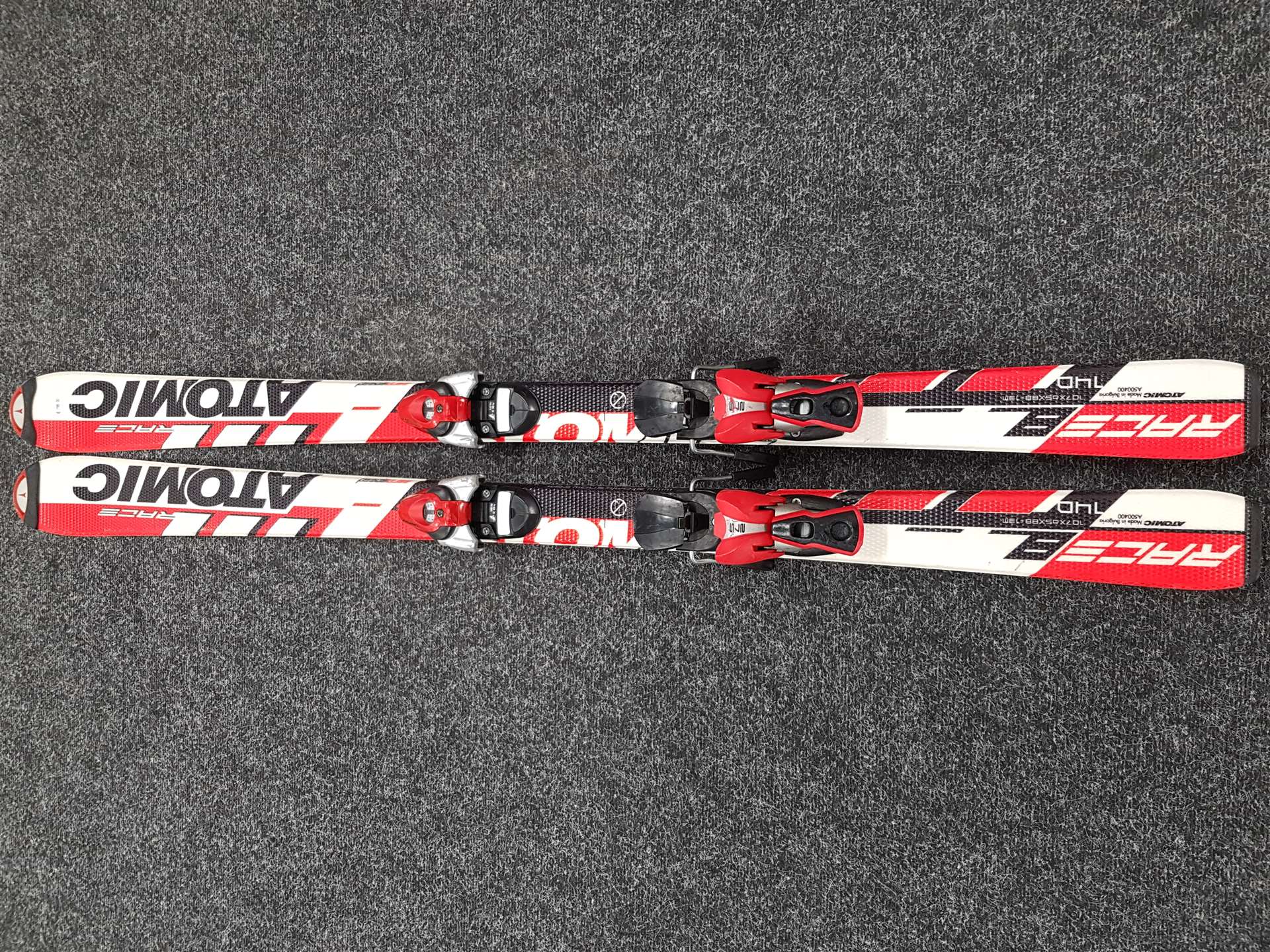 Použité lyže Atomic Race 8