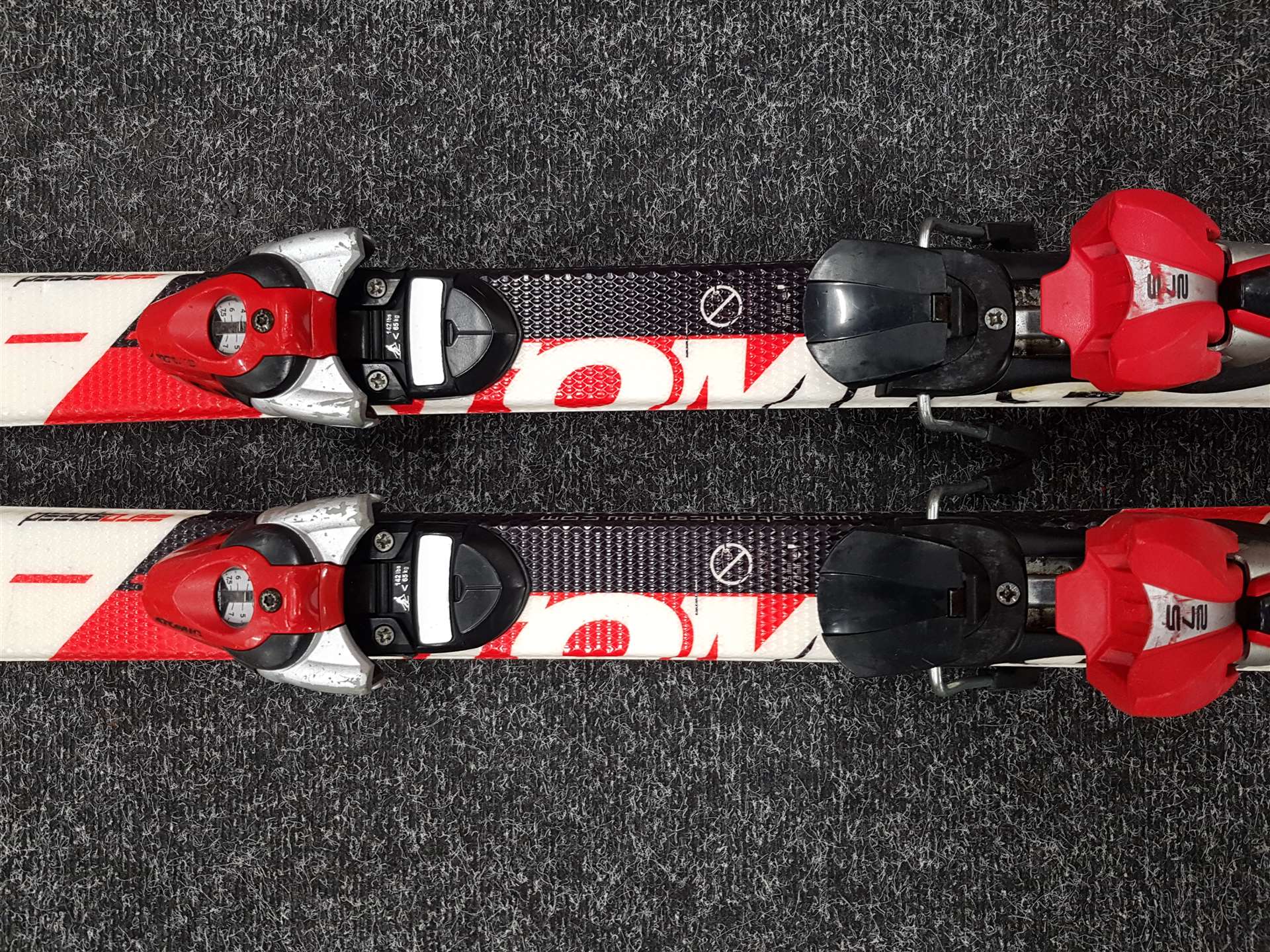Použité lyže Atomic Race 8