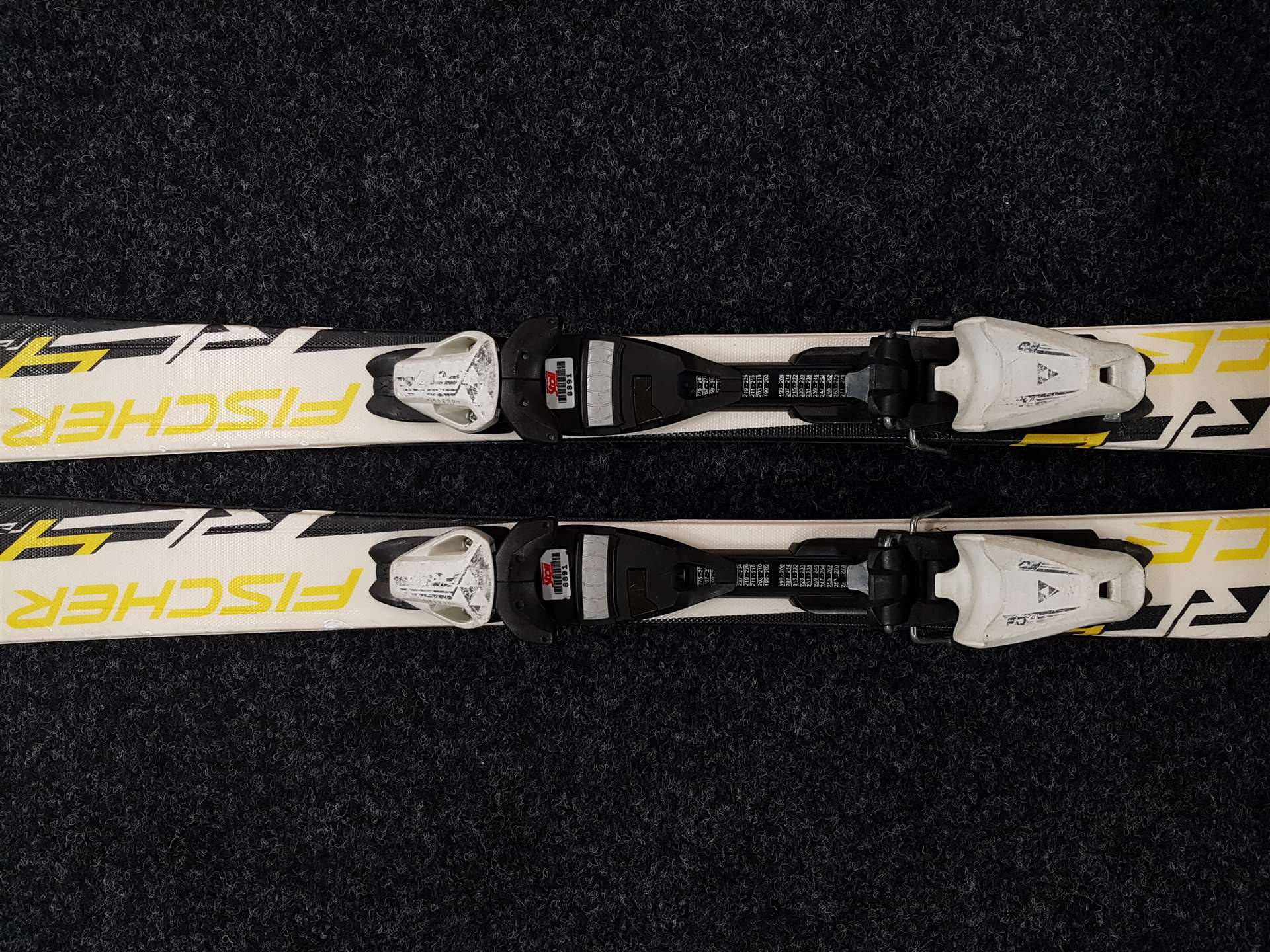Použité lyže FISCHER Race + viazanie Fischer 4,5
