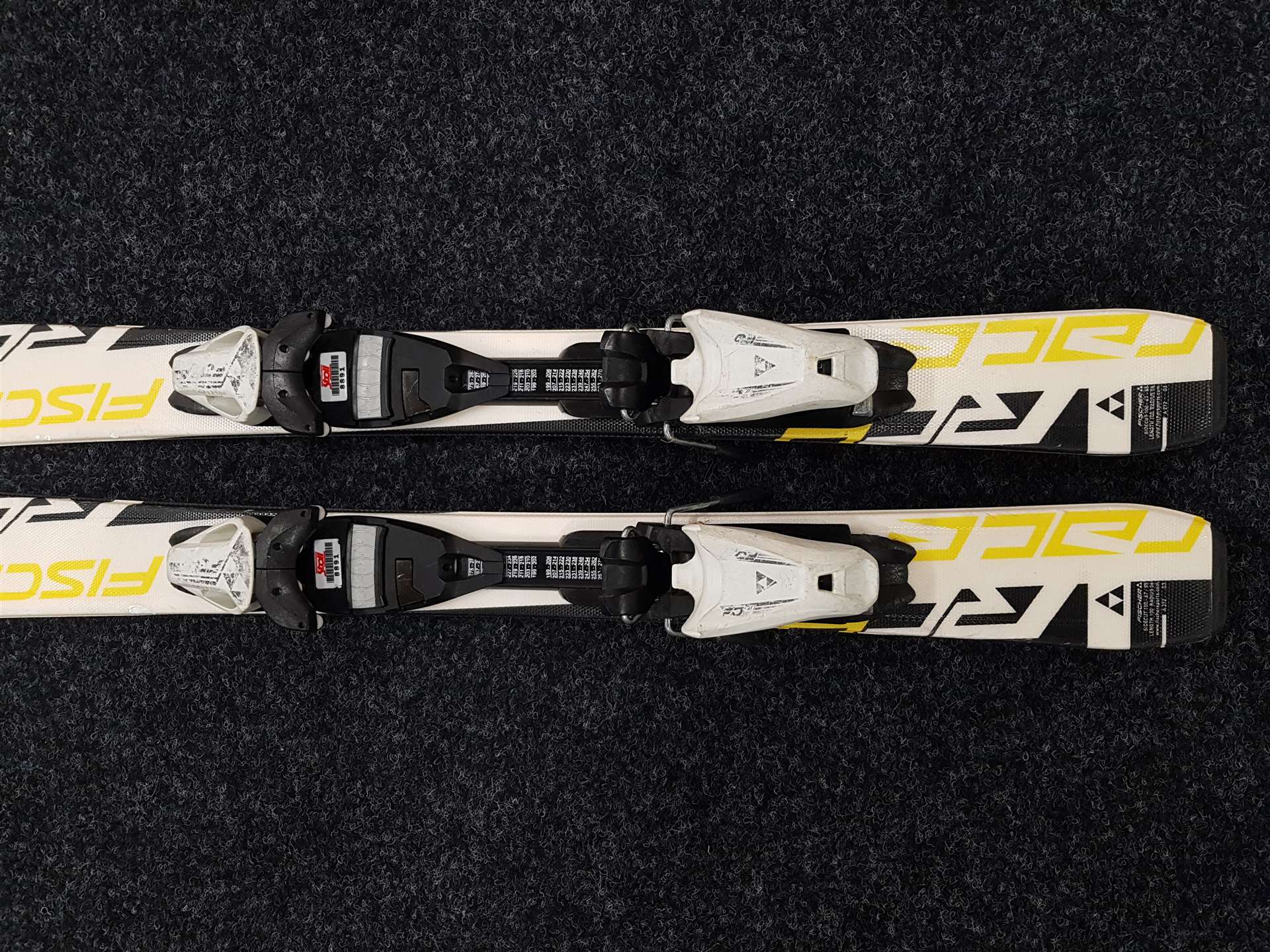 Použité lyže FISCHER Race + viazanie Fischer 4,5