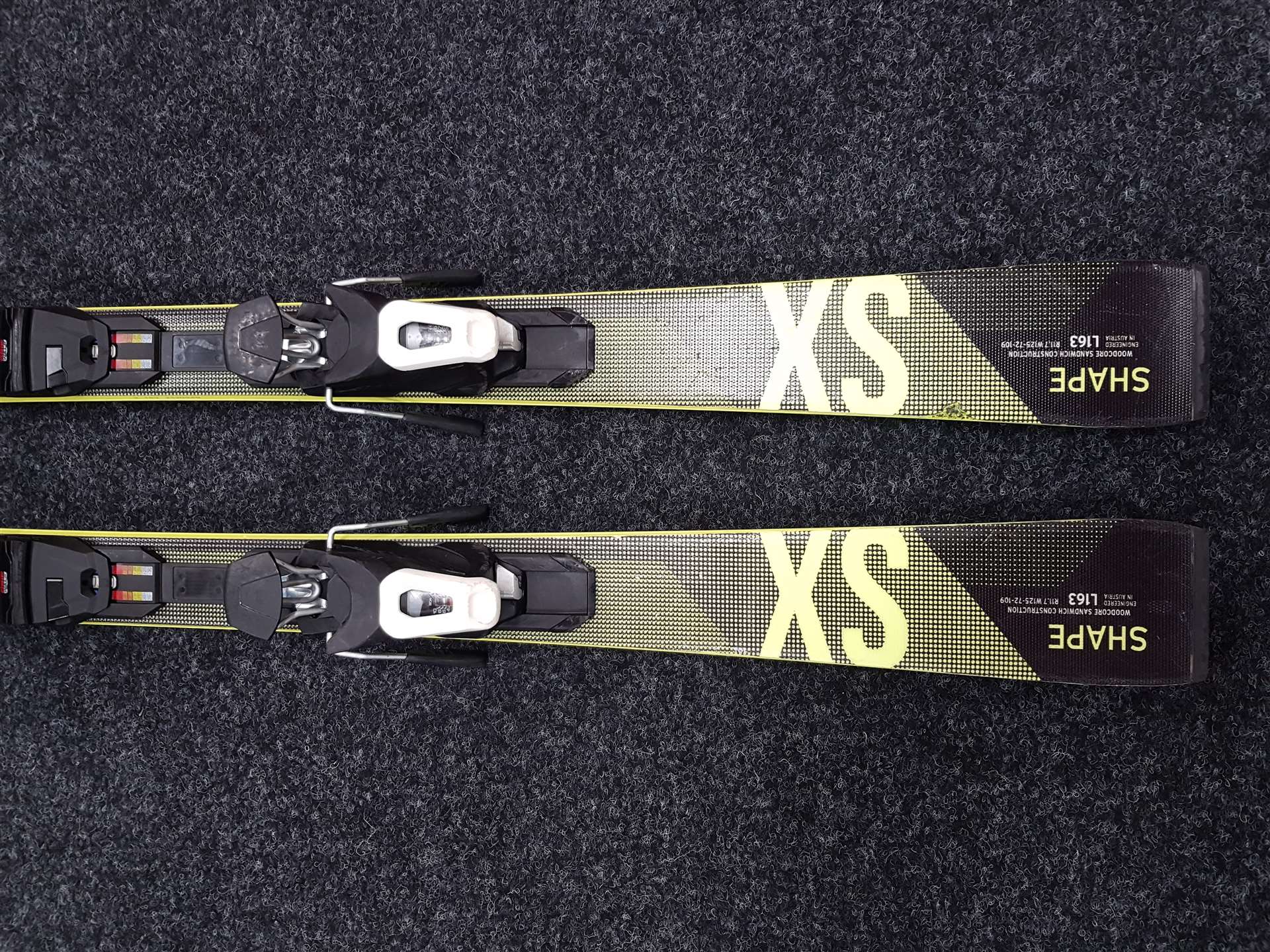 Použité lyže HEAD Shape SX  + viazanie Tyrolia PR 11