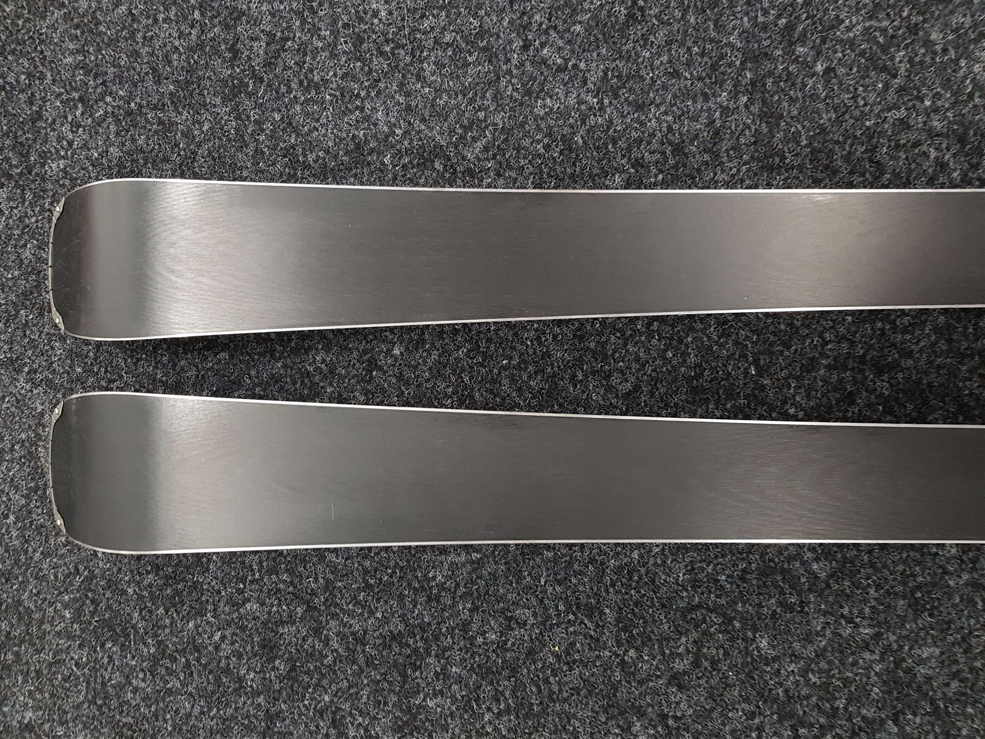 Použité lyže HEAD Shape SX  + viazanie Tyrolia PR 11