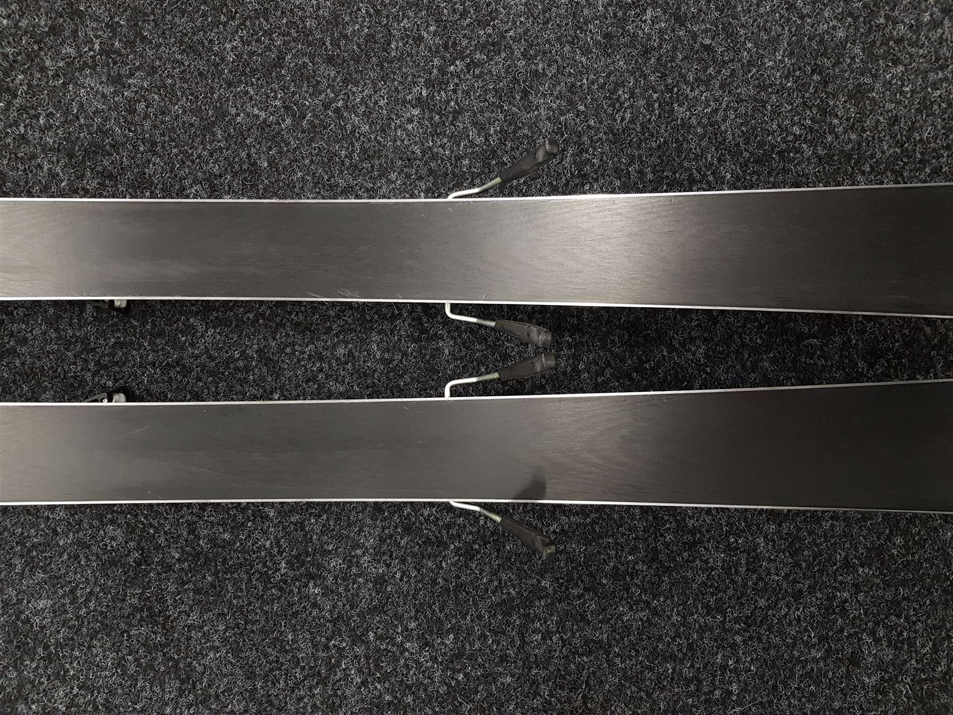 Použité lyže HEAD Shape SX  + viazanie Tyrolia PR 11