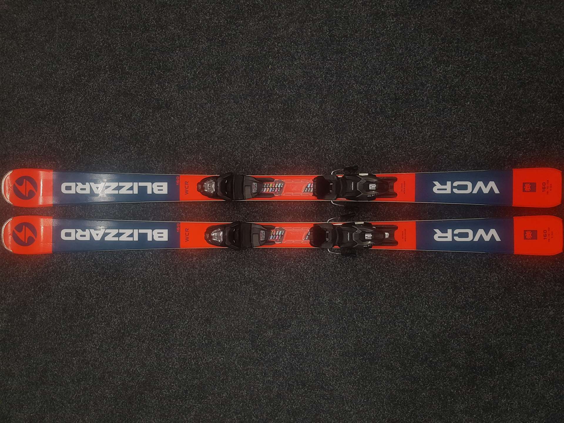 Bazárové lyže BLIZZARD WCR