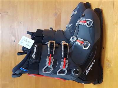 Použité lyžiarky NORDICA Sport Machine R90