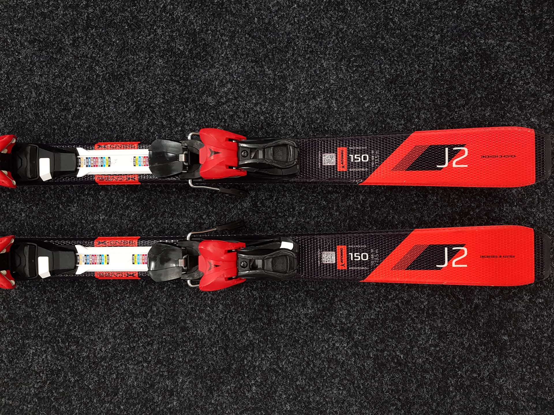 Použité lyže ATOMIC Redster J2 + viazanie Atomic L7