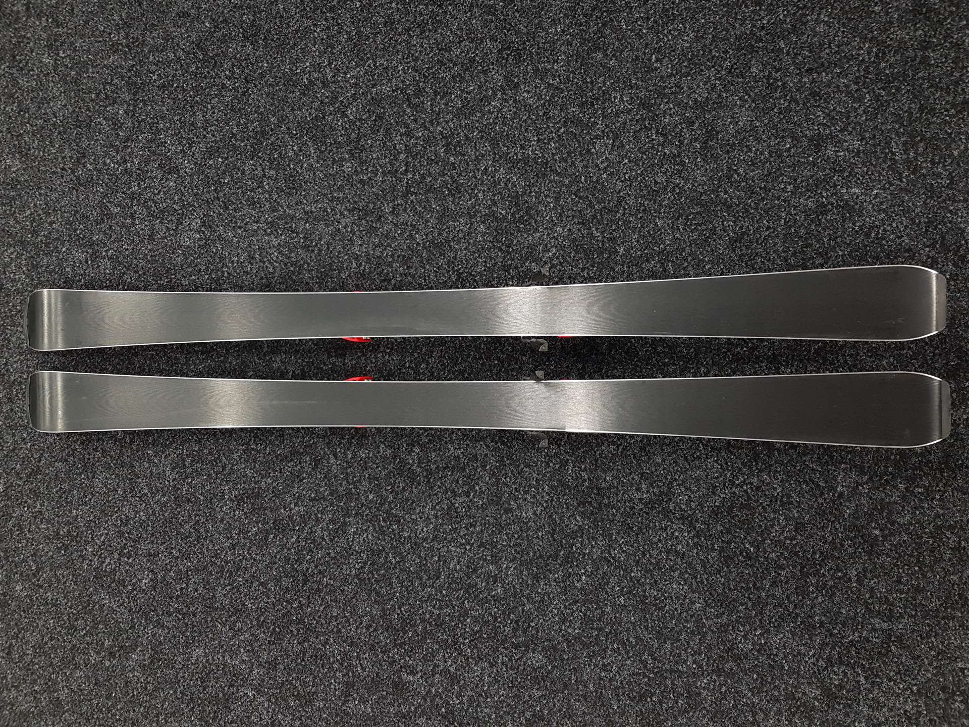Použité lyže ATOMIC Redster J2 + viazanie Atomic L7