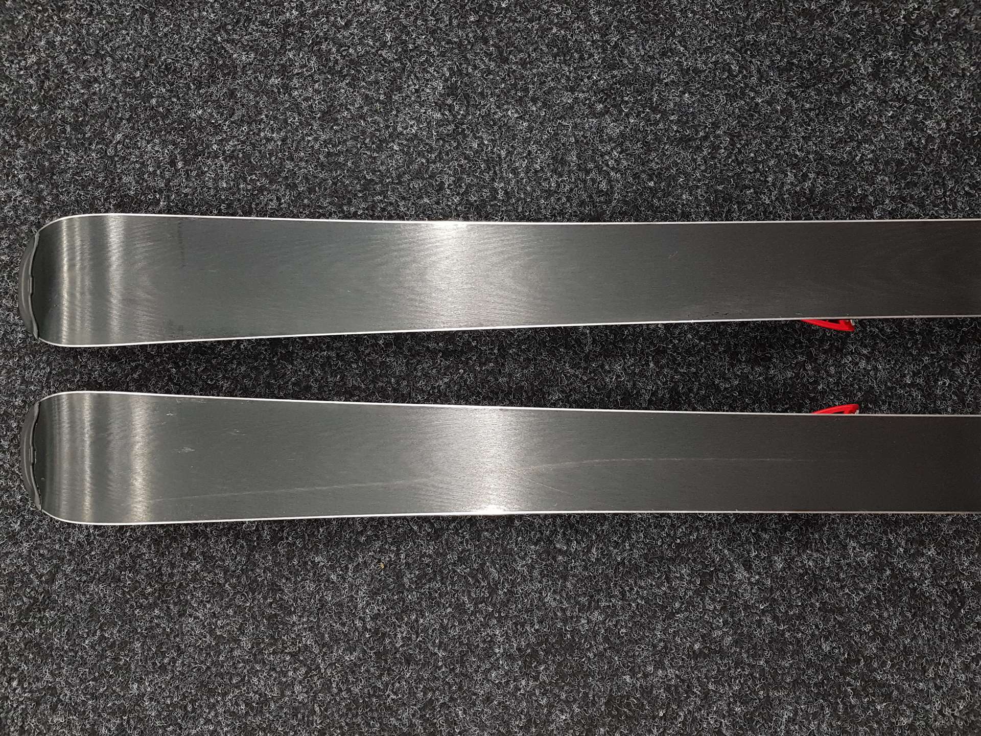 Použité lyže ATOMIC Redster J2 + viazanie Atomic L7