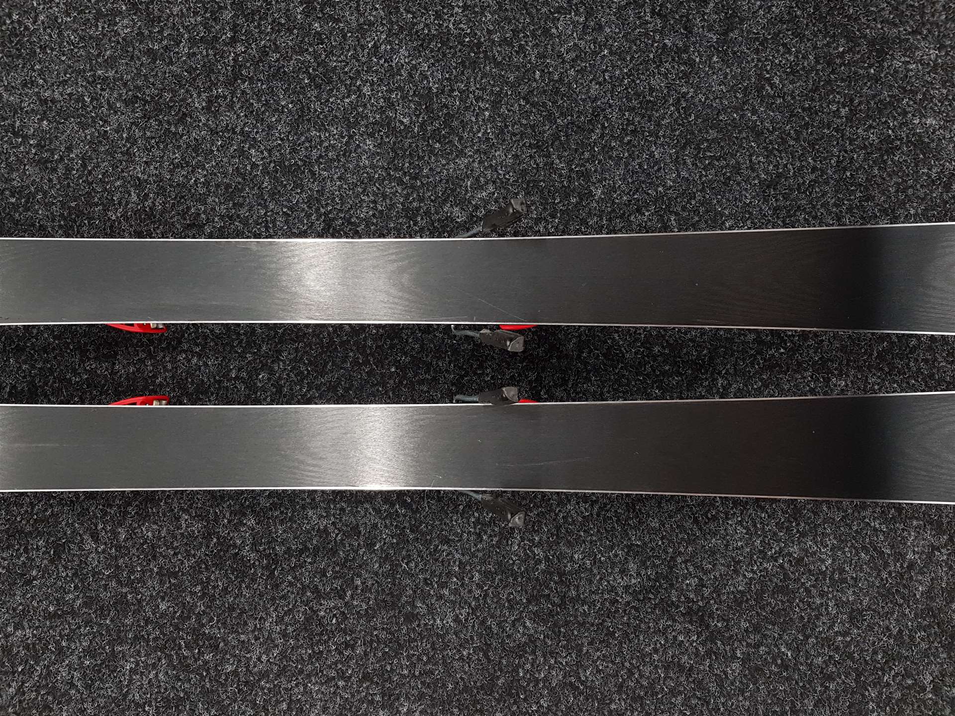 Použité lyže ATOMIC Redster J2 + viazanie Atomic L7
