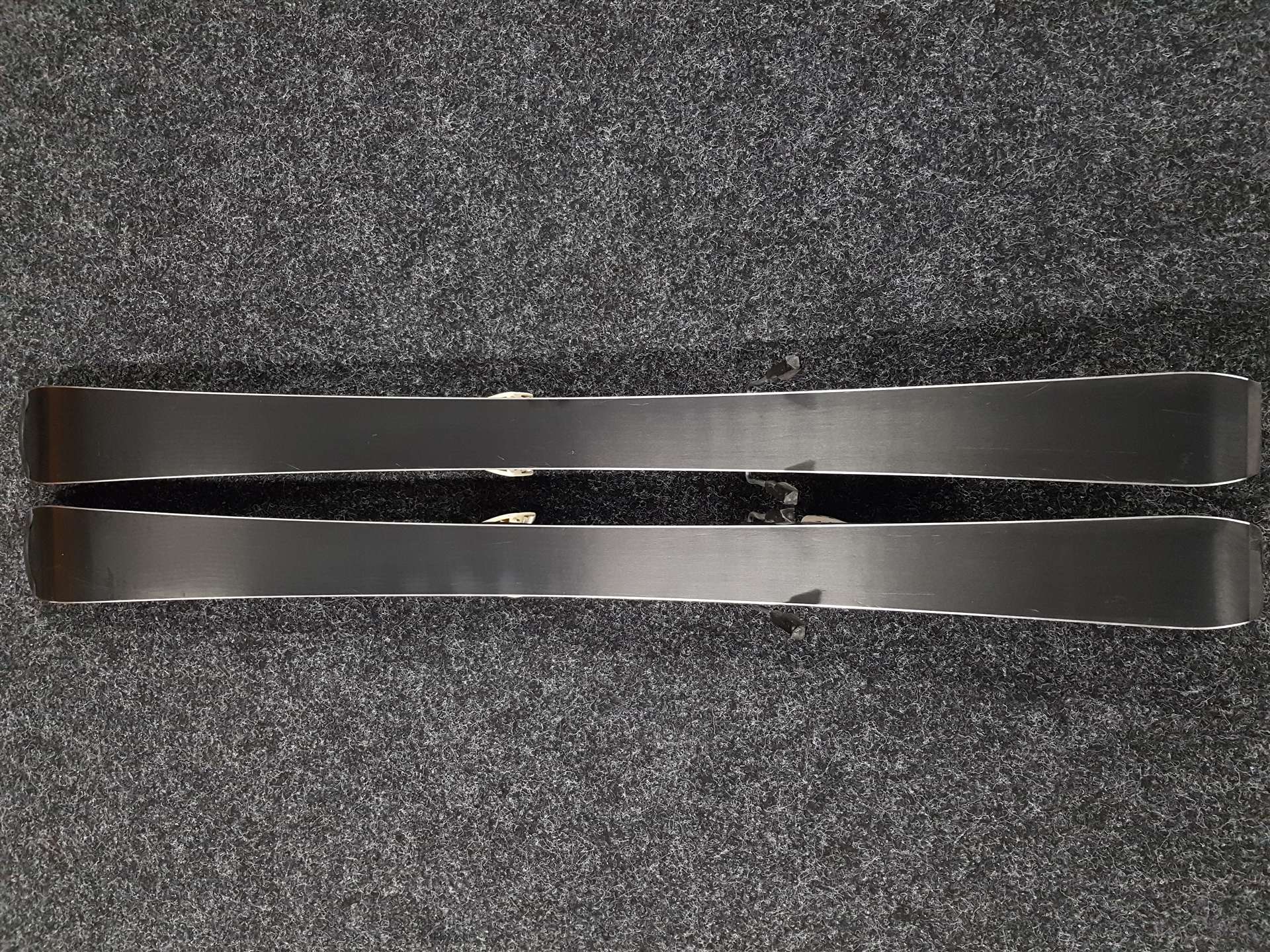 Použité detské lyže SALOMON HRS 120 + viazanie Salomon L7