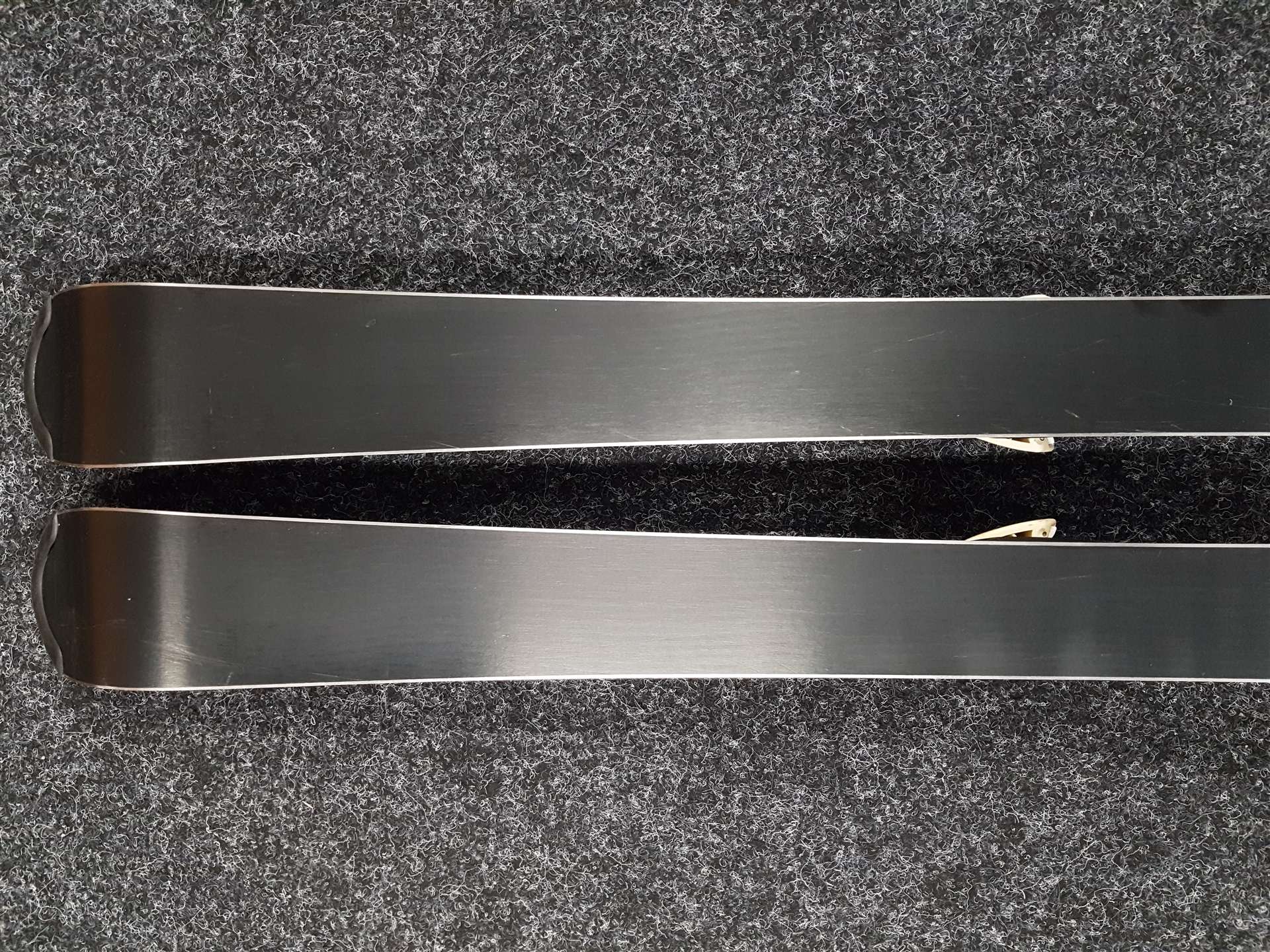 Použité detské lyže SALOMON HRS 120 + viazanie Salomon L7