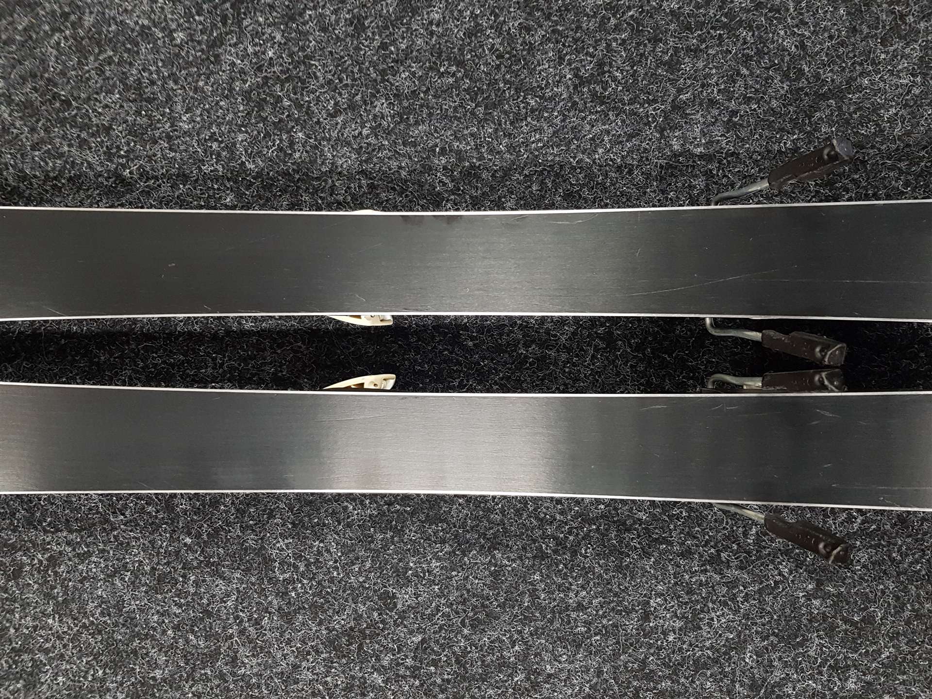 Použité detské lyže SALOMON HRS 120 + viazanie Salomon L7