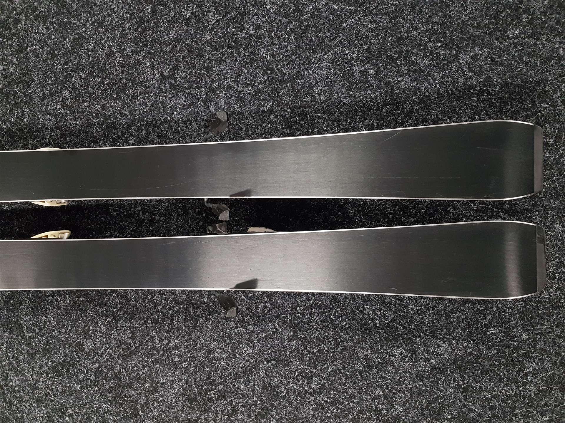 Použité detské lyže SALOMON HRS 120 + viazanie Salomon L7