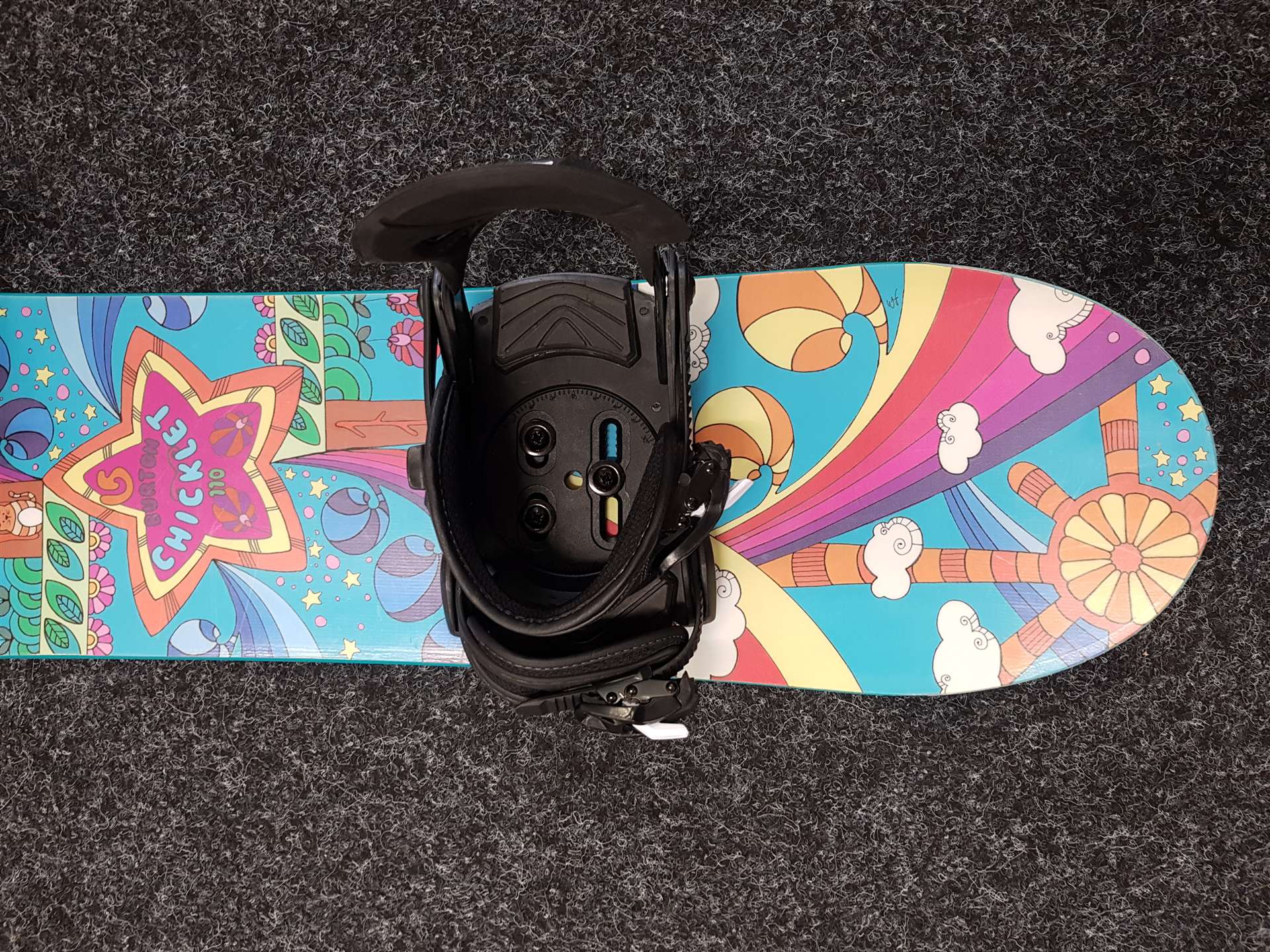 Použitý snowboard BURTON Chicklet + viazanie Head veľkosť S