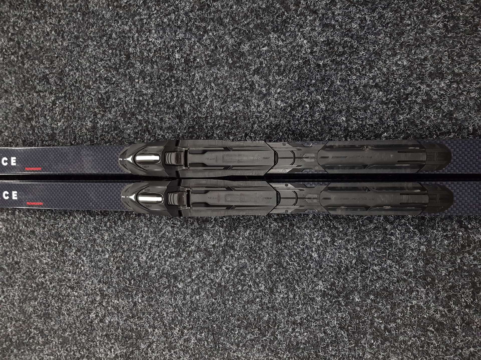 Použité bežecké lyže Atomic Redster Vasa Race + NNN viazanie Atomic Prolink